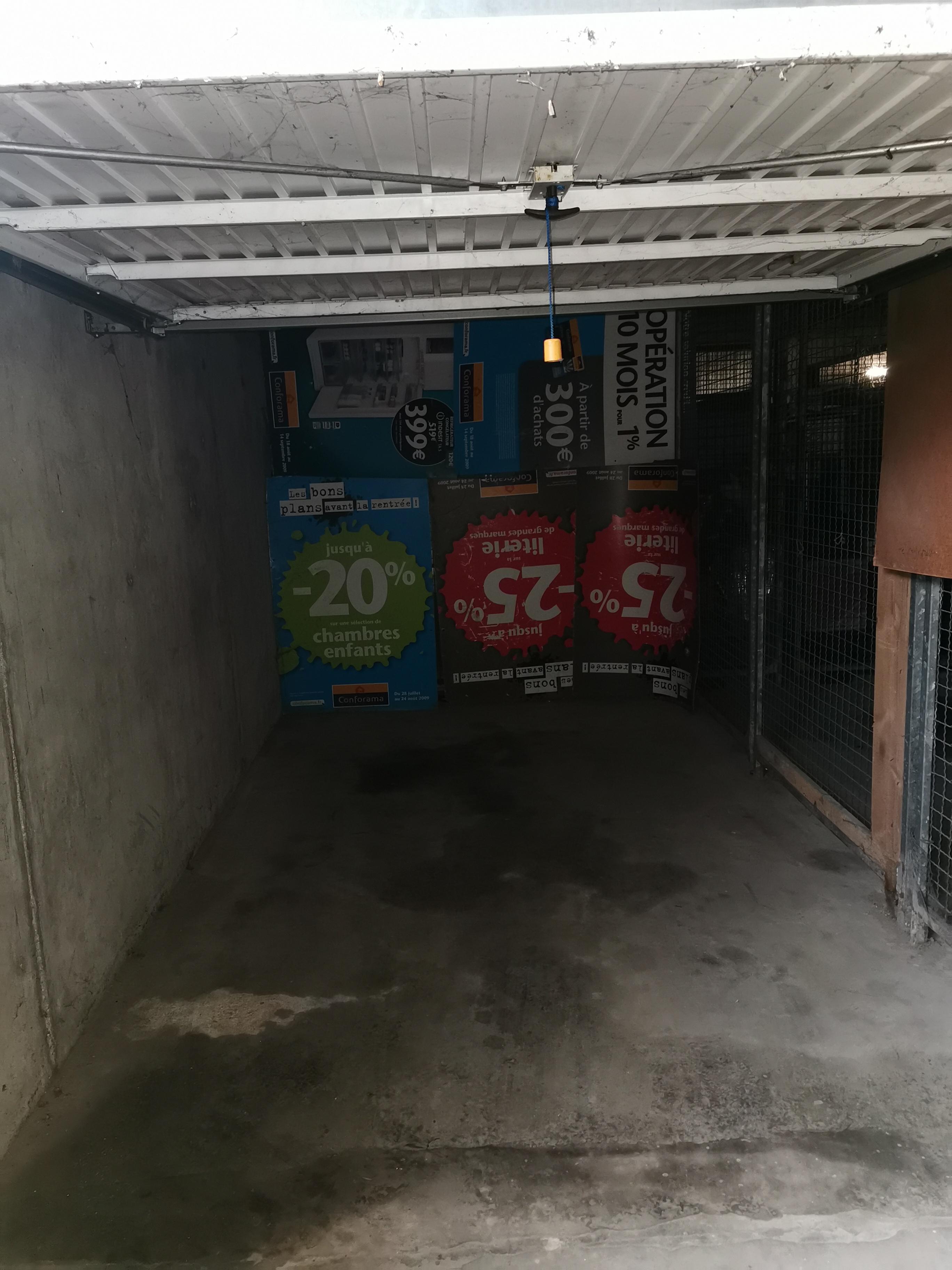 Box / Stationnement 11m² en location à Soissons