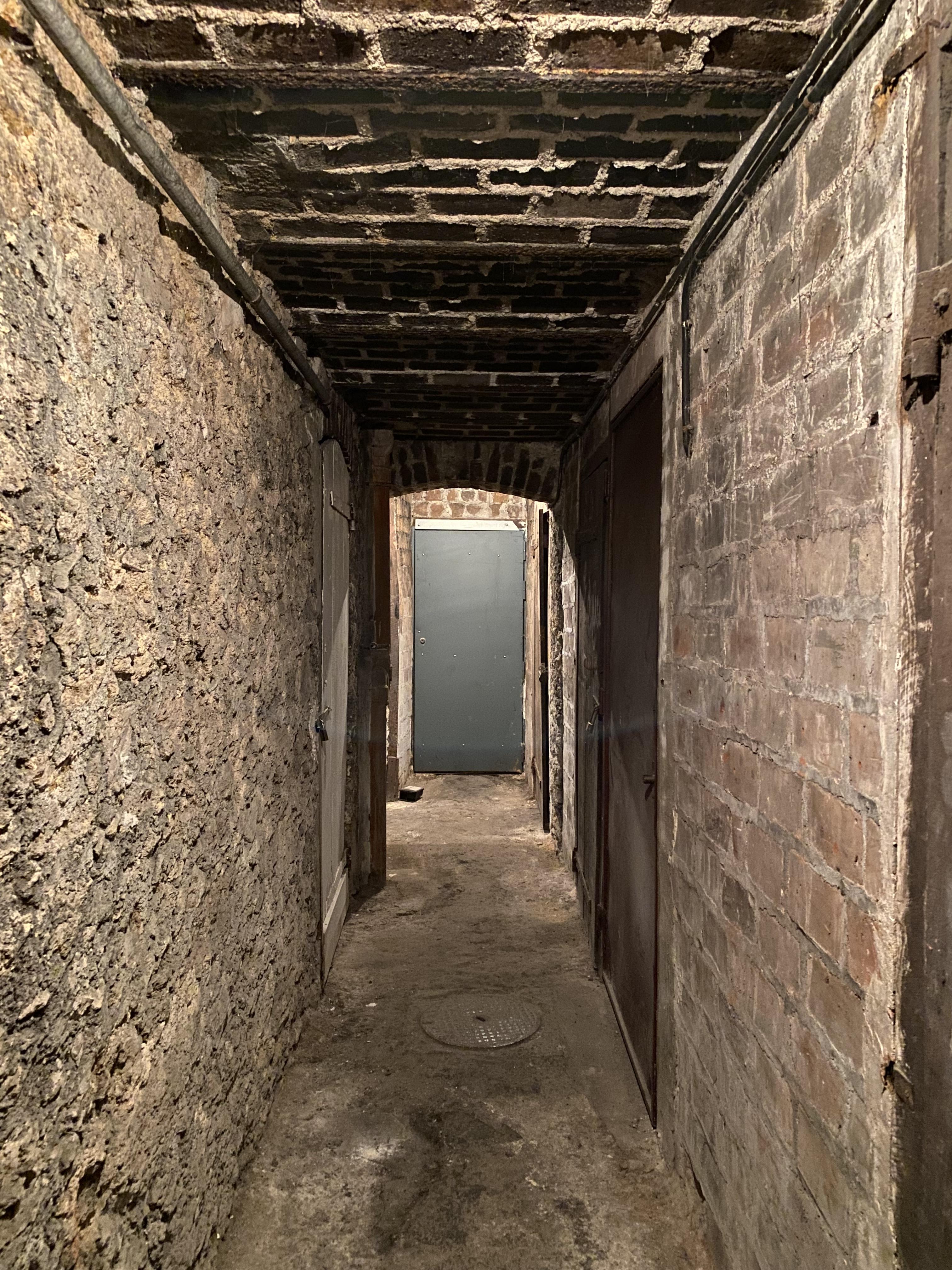 Cave privée en terre sécurisée - 8m2 -