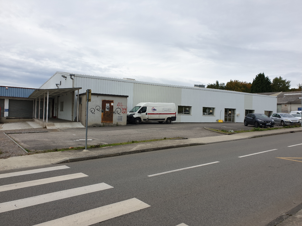 entrepôt proche A20