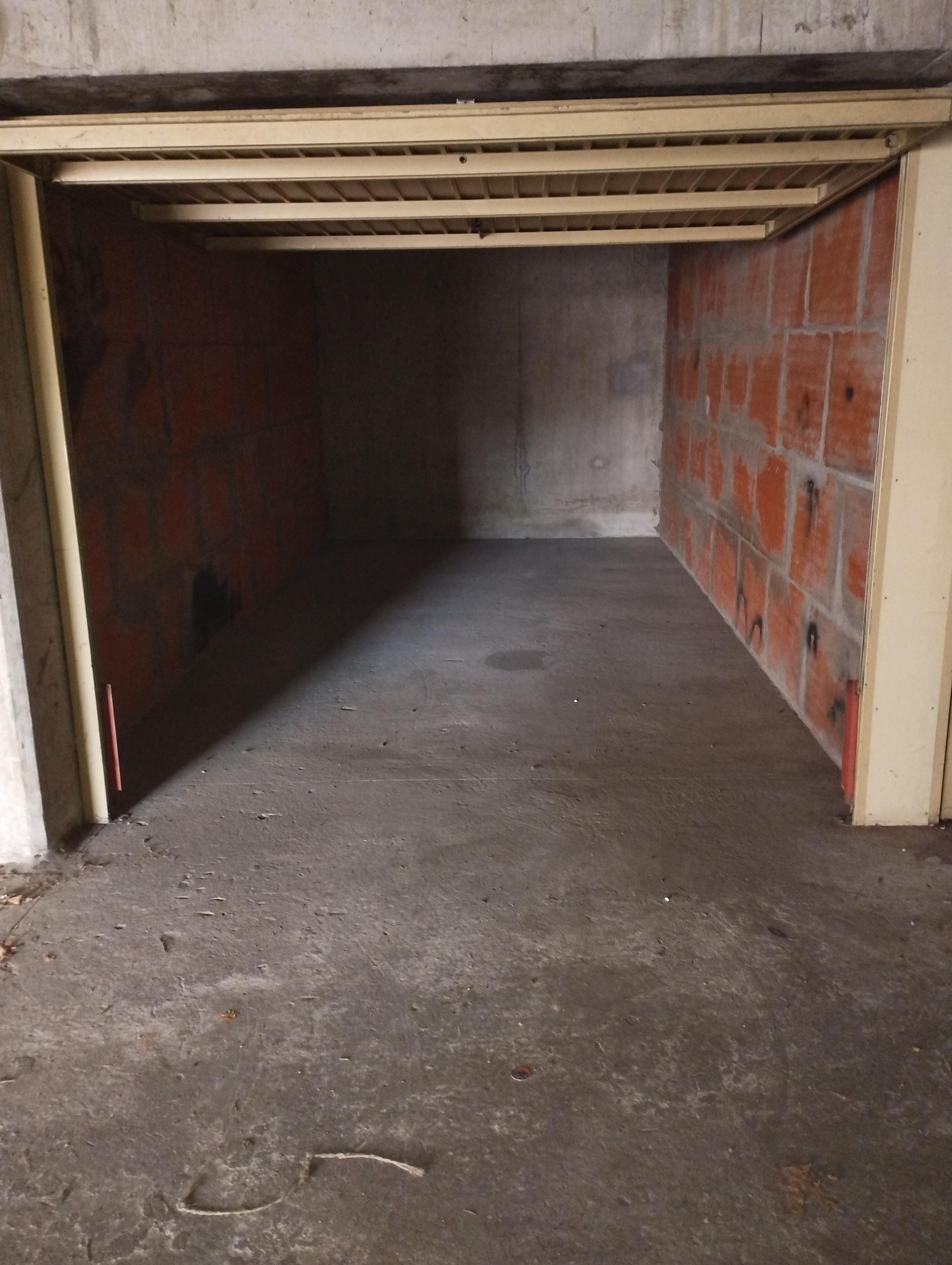 Garage privé pour stationnement de 15m² envrion