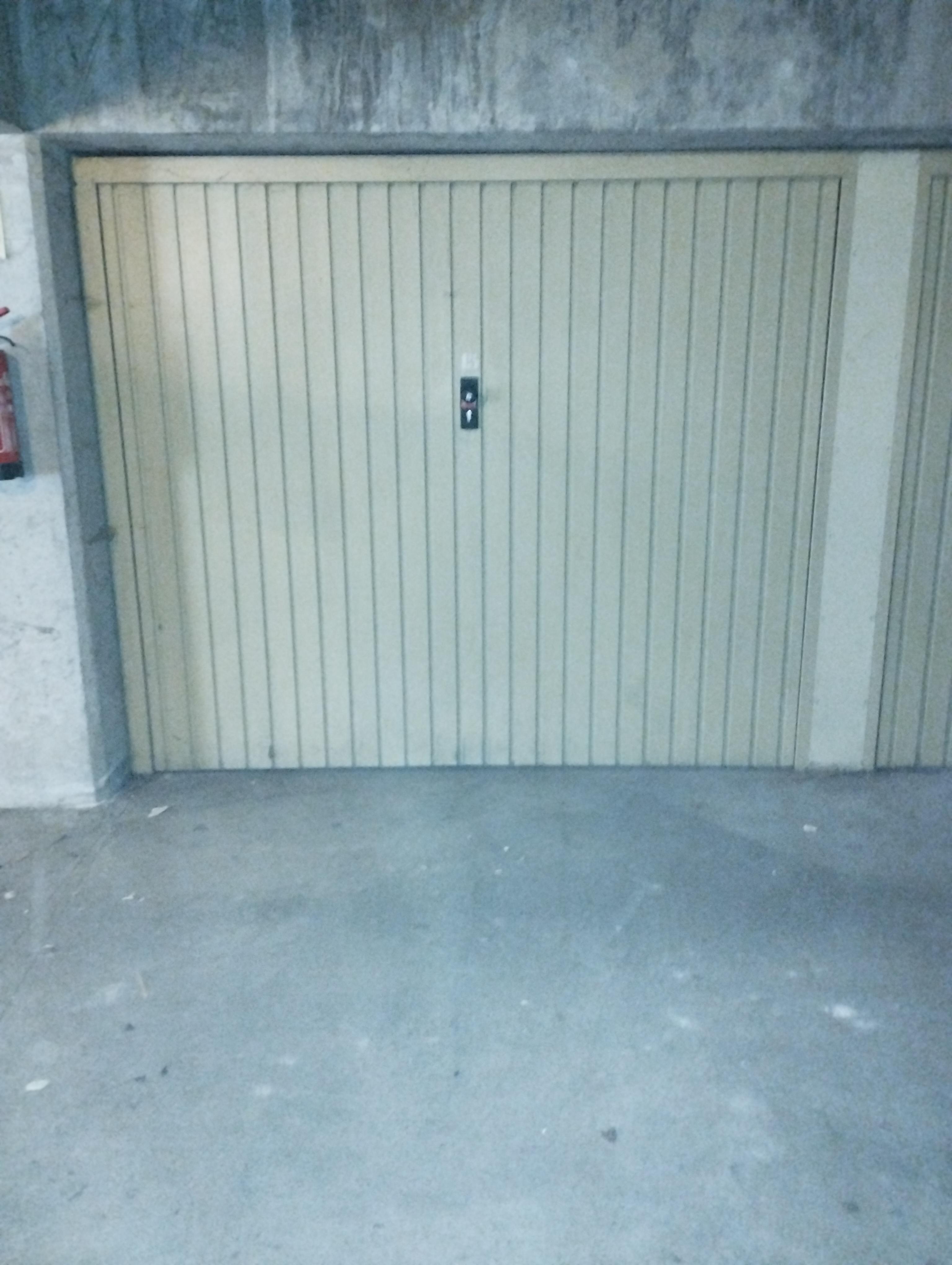 Parking fermé et privé / Stationnement / Tassin