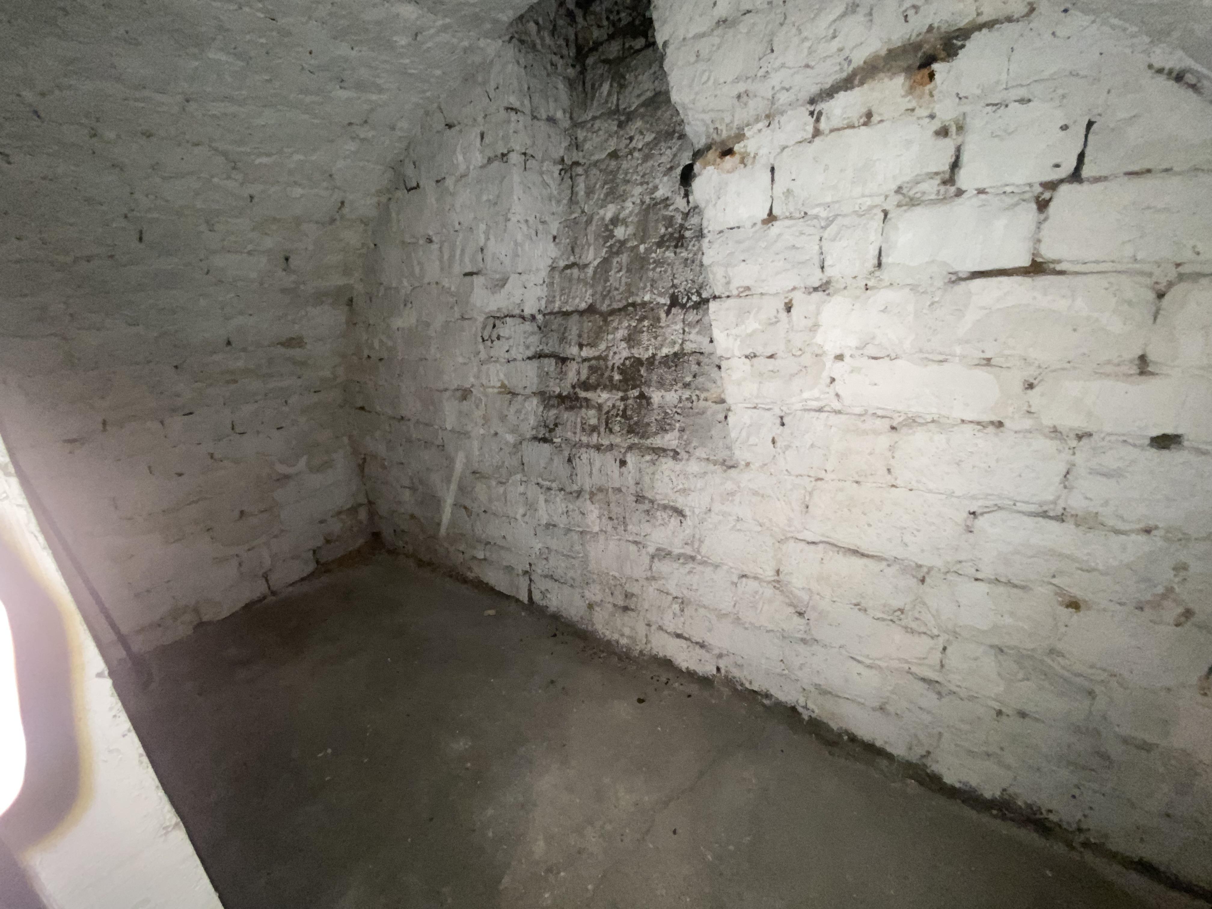 Cave voûté proche porte Ternes