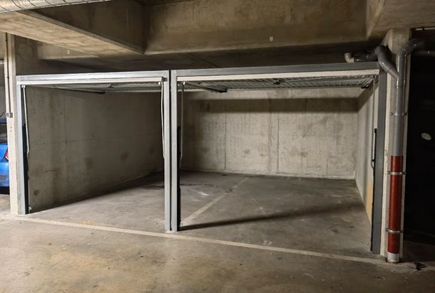Location parking double fermé et securisé de 25