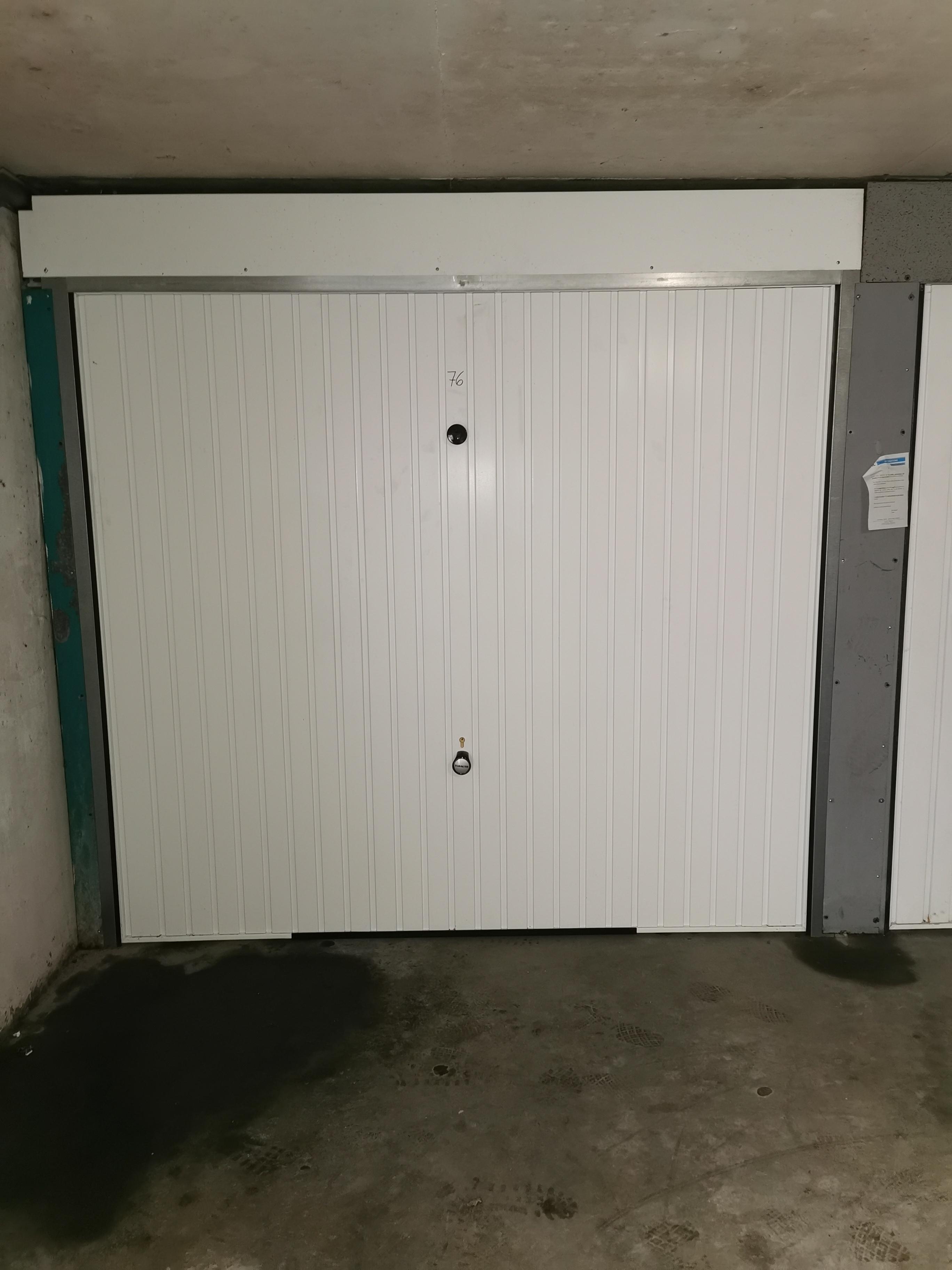 Garage à louer / Stationnement