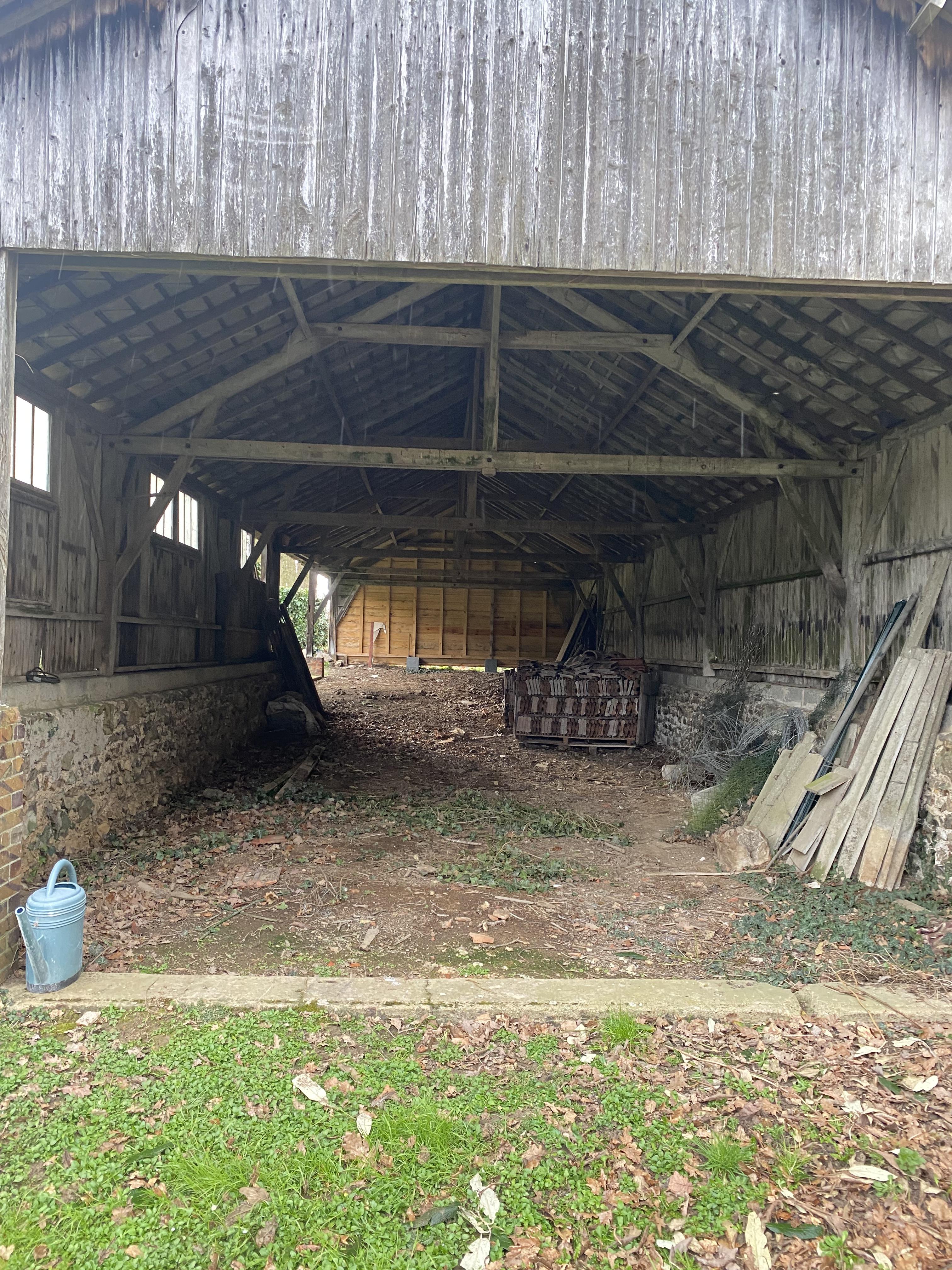 Petit hangar/grange