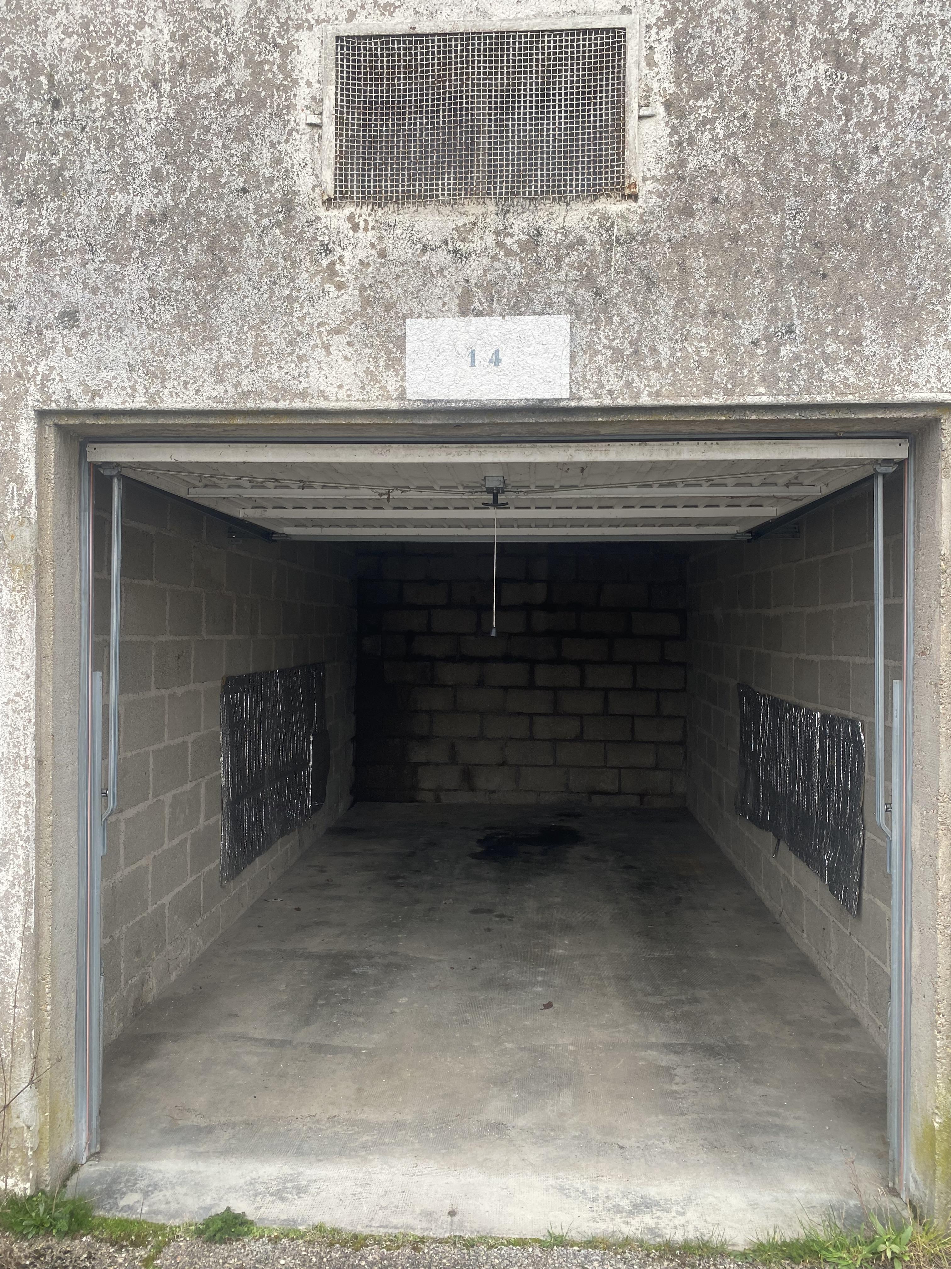 Garage privatif à louer