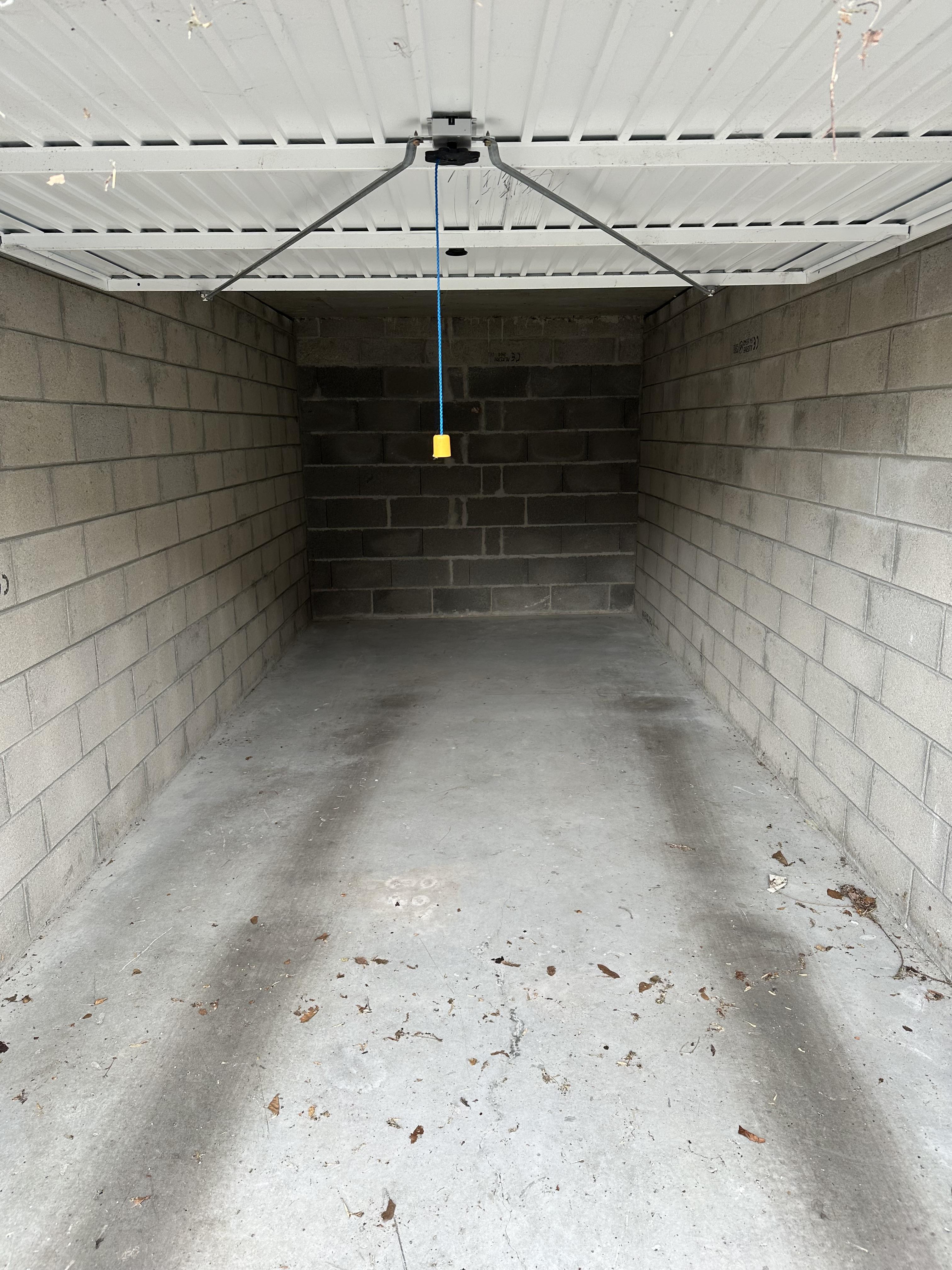 Garage spacieux à louer proche de Compiègne