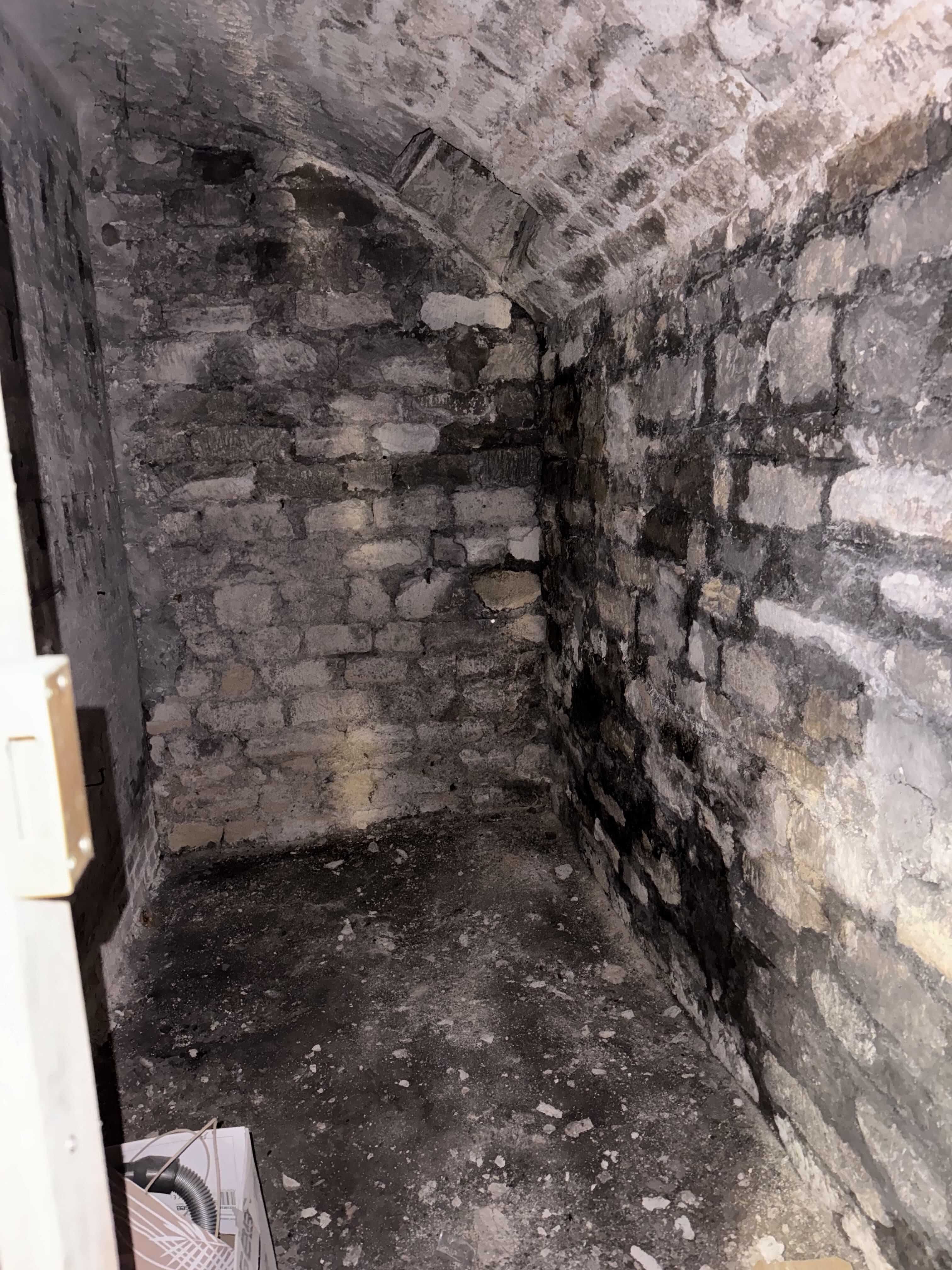 Cave a louer de 10m2 Paris XXXXX