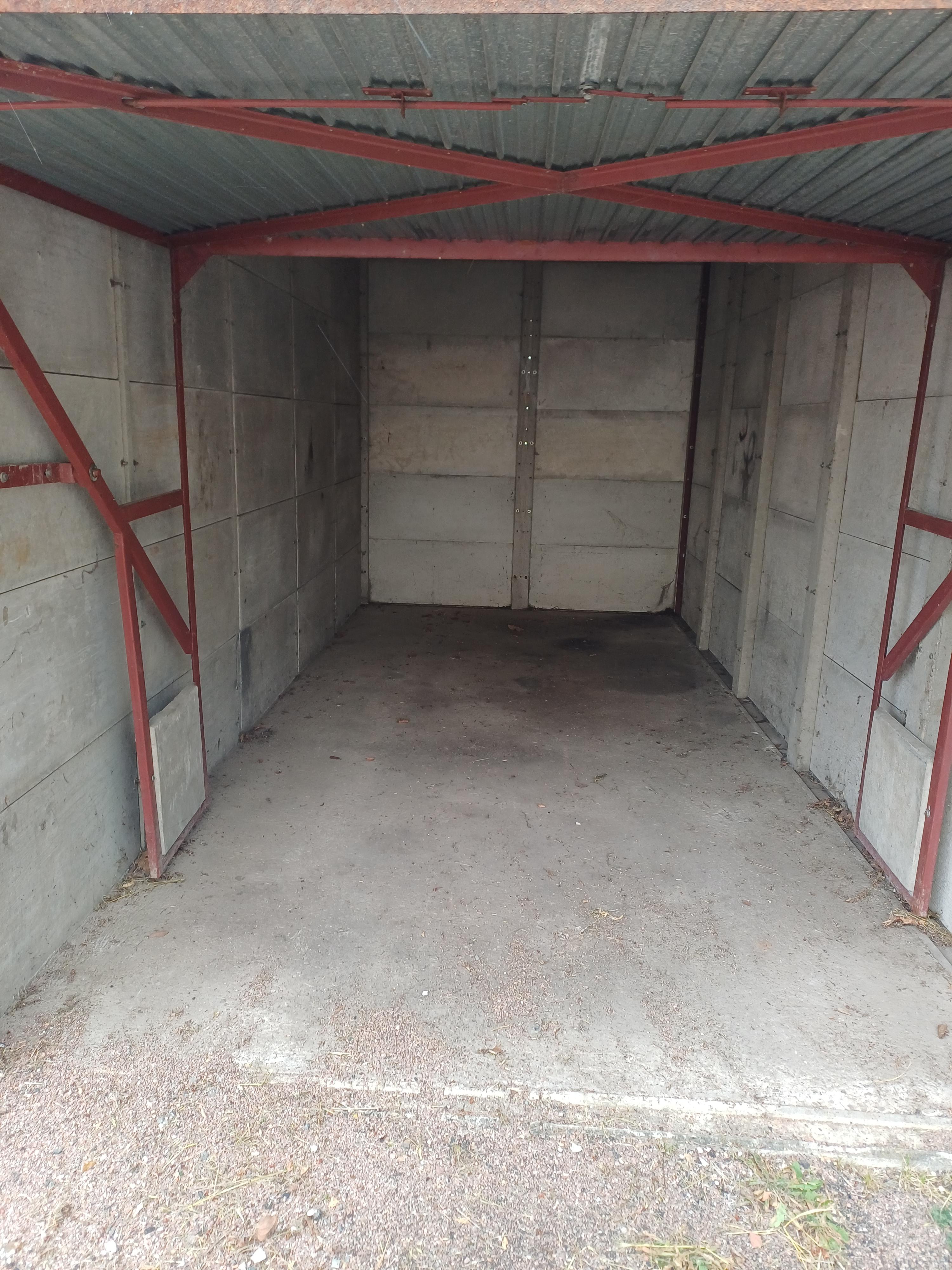 Garage pour stockage à Nogent-sur-Vernisson