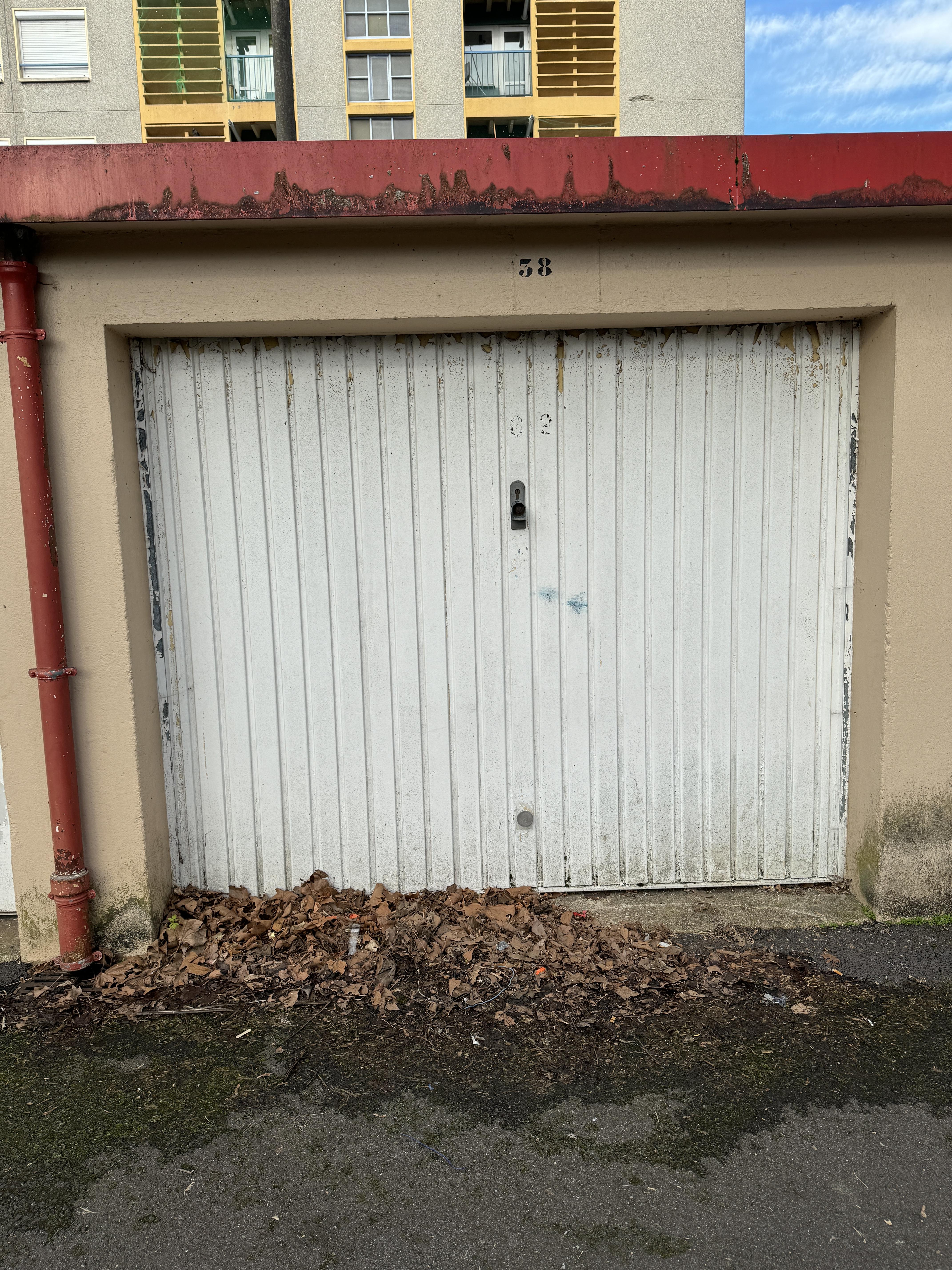 Garage privé pour stockage ou stationnement