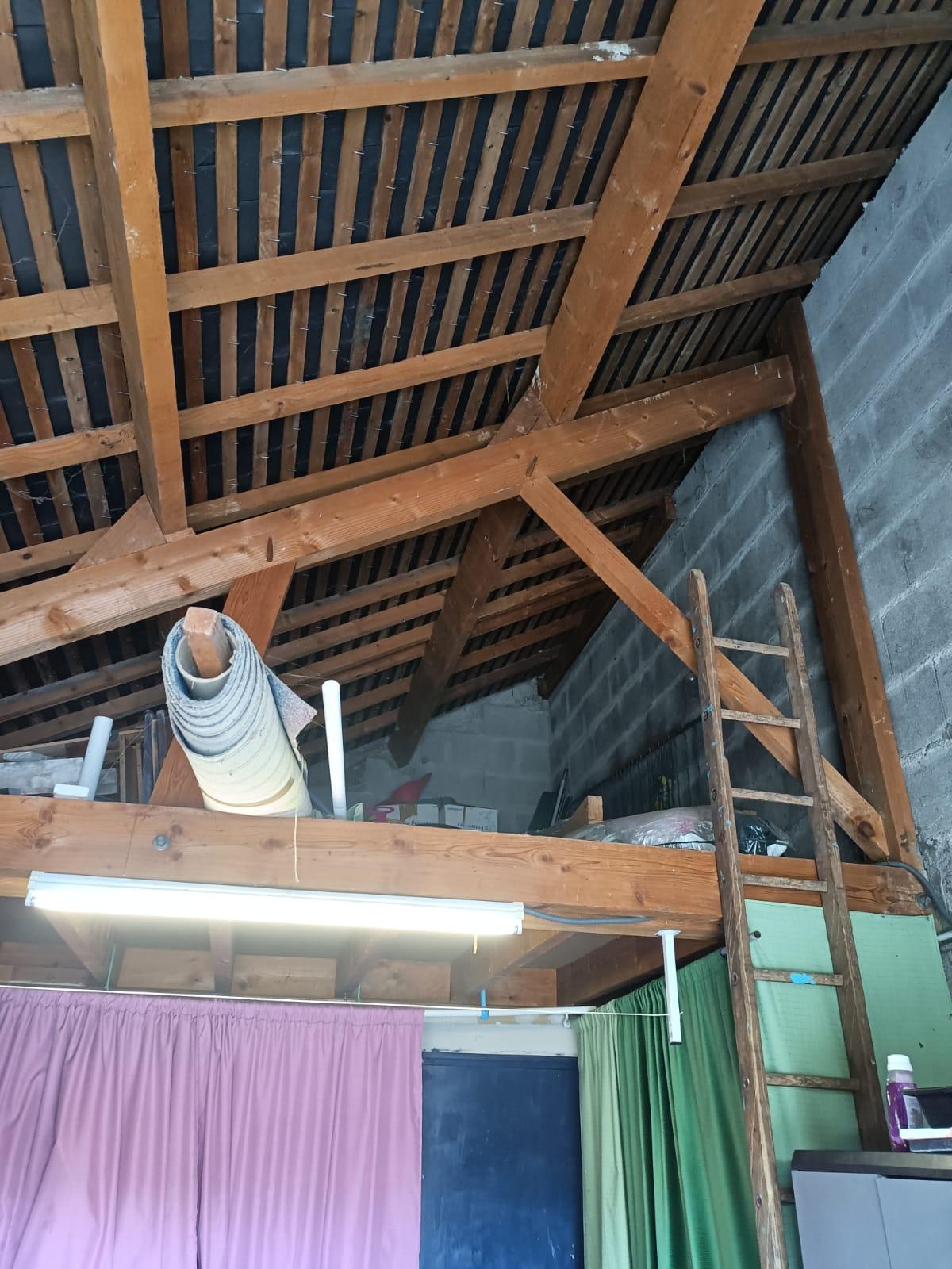 Mezzanine dans un garage.