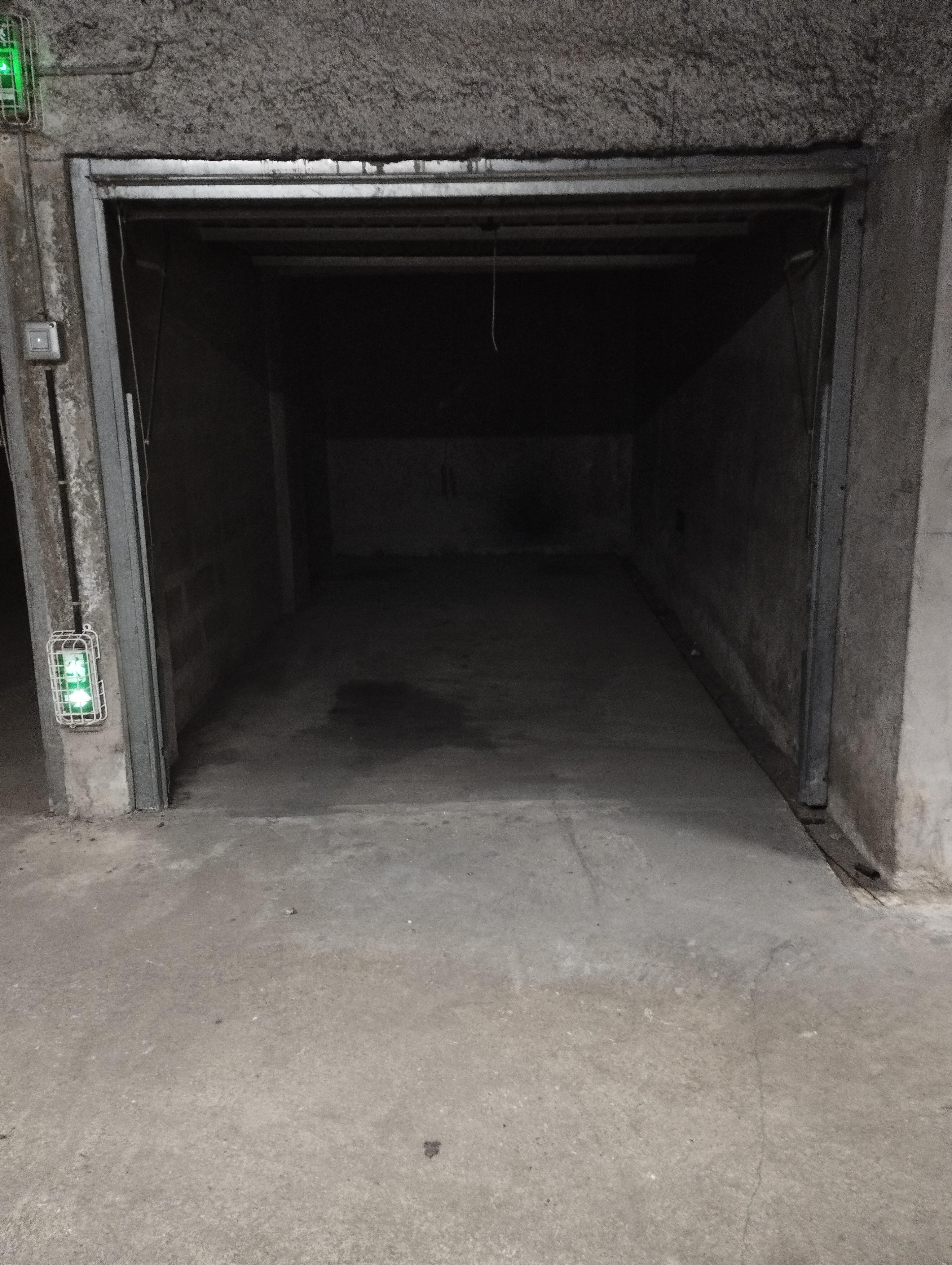 Garage/Box sécurisé à louer de 12m²