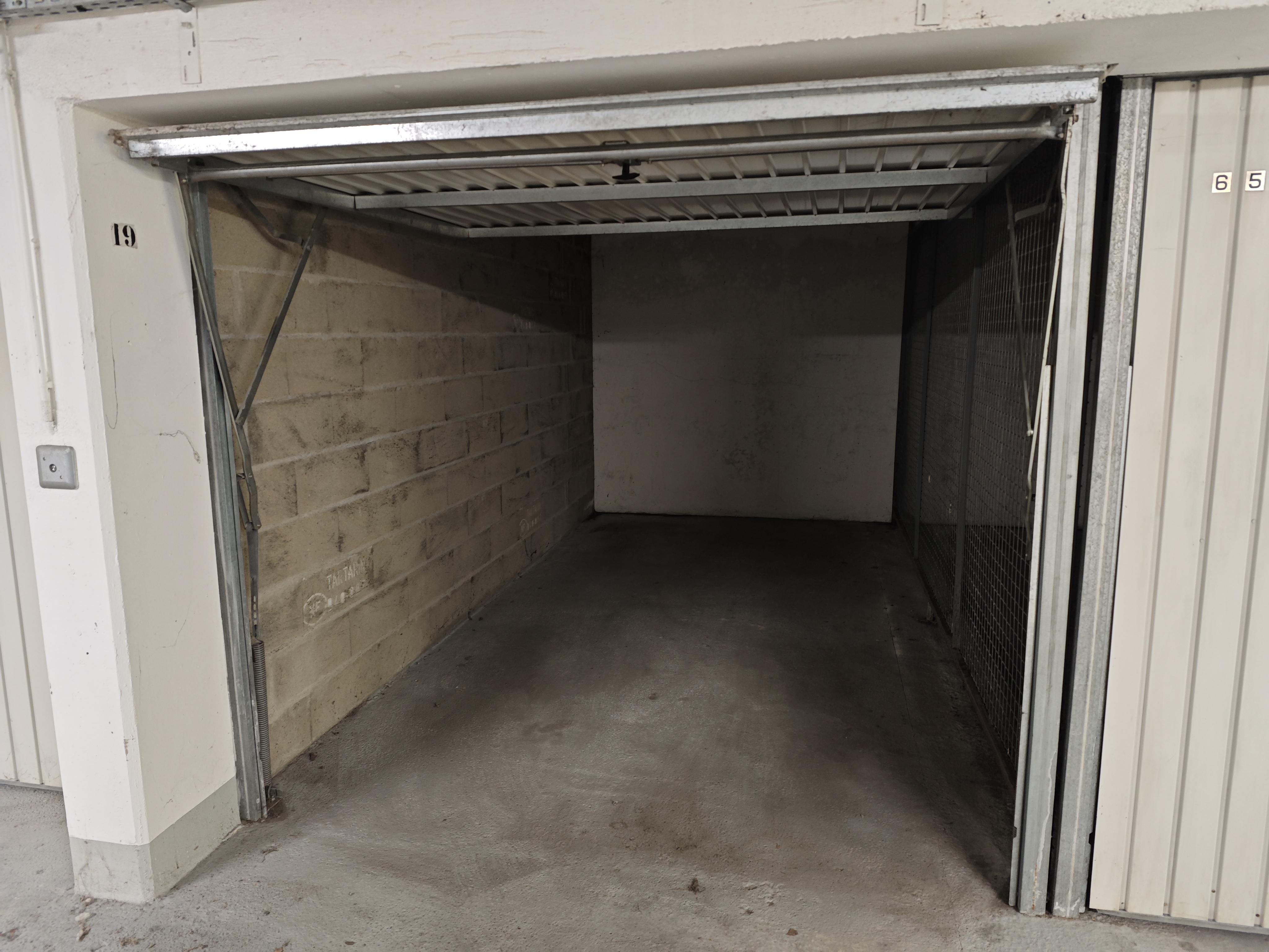 Garage de 10m² pour stationnement