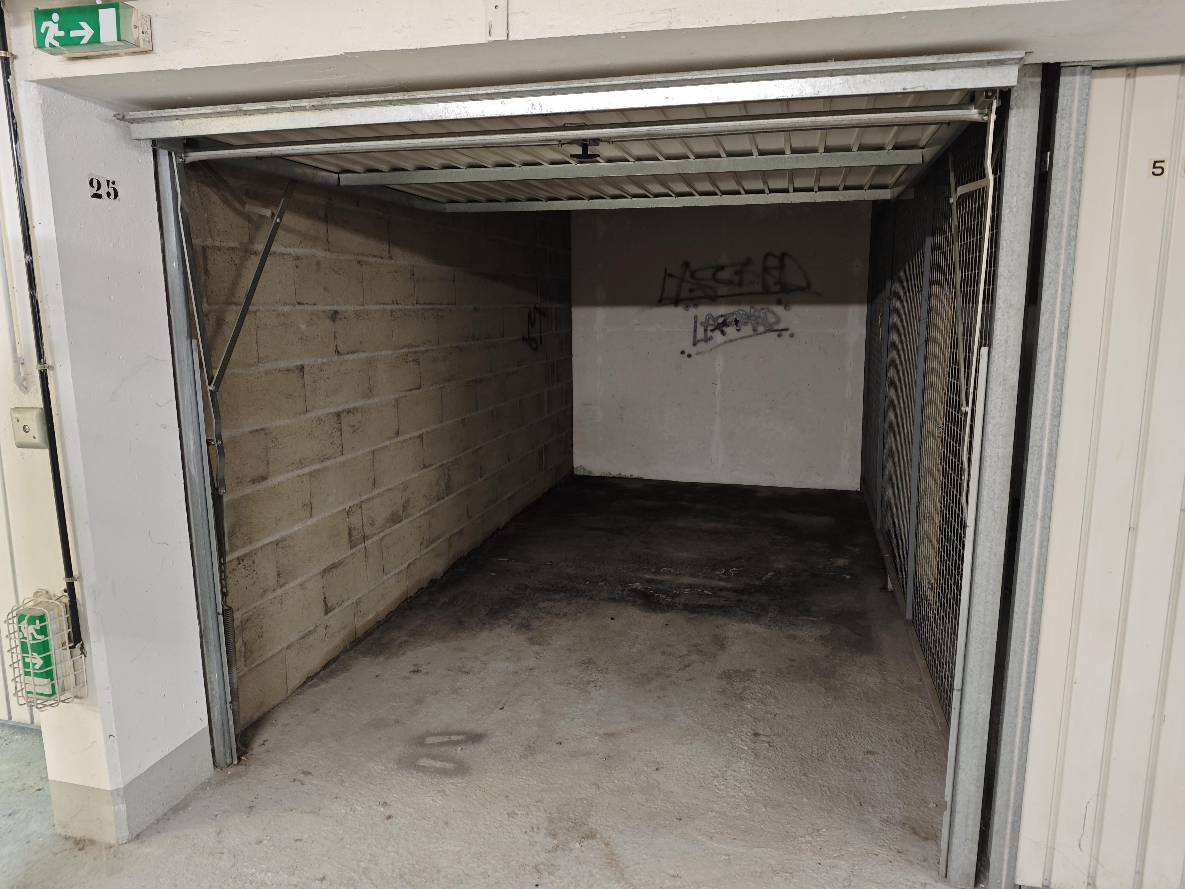Garage de 10m² pour stationnement