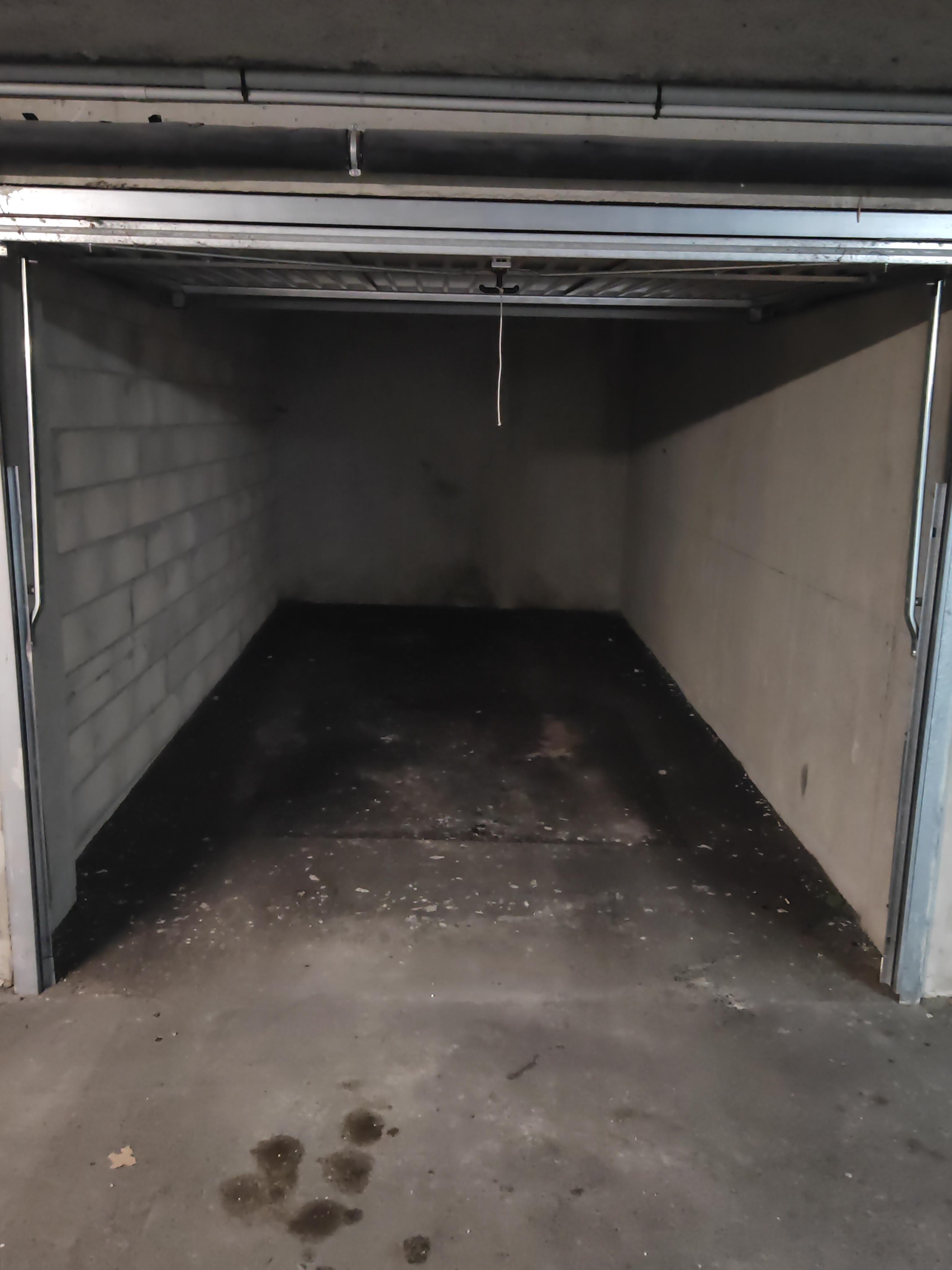 Garage/box de stockage 14m2 à Besançon
