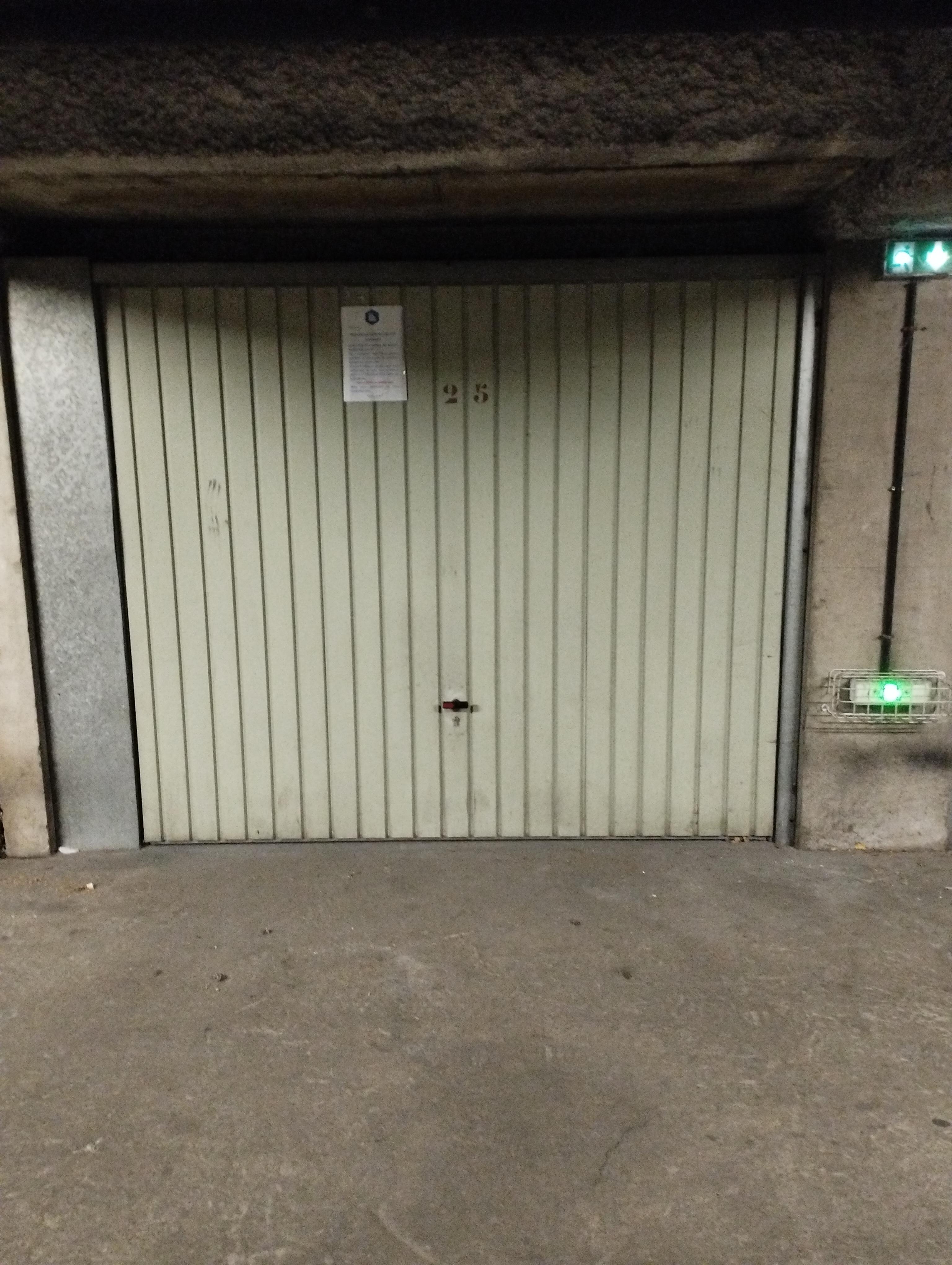 Garage fermé - Parking - 13m²