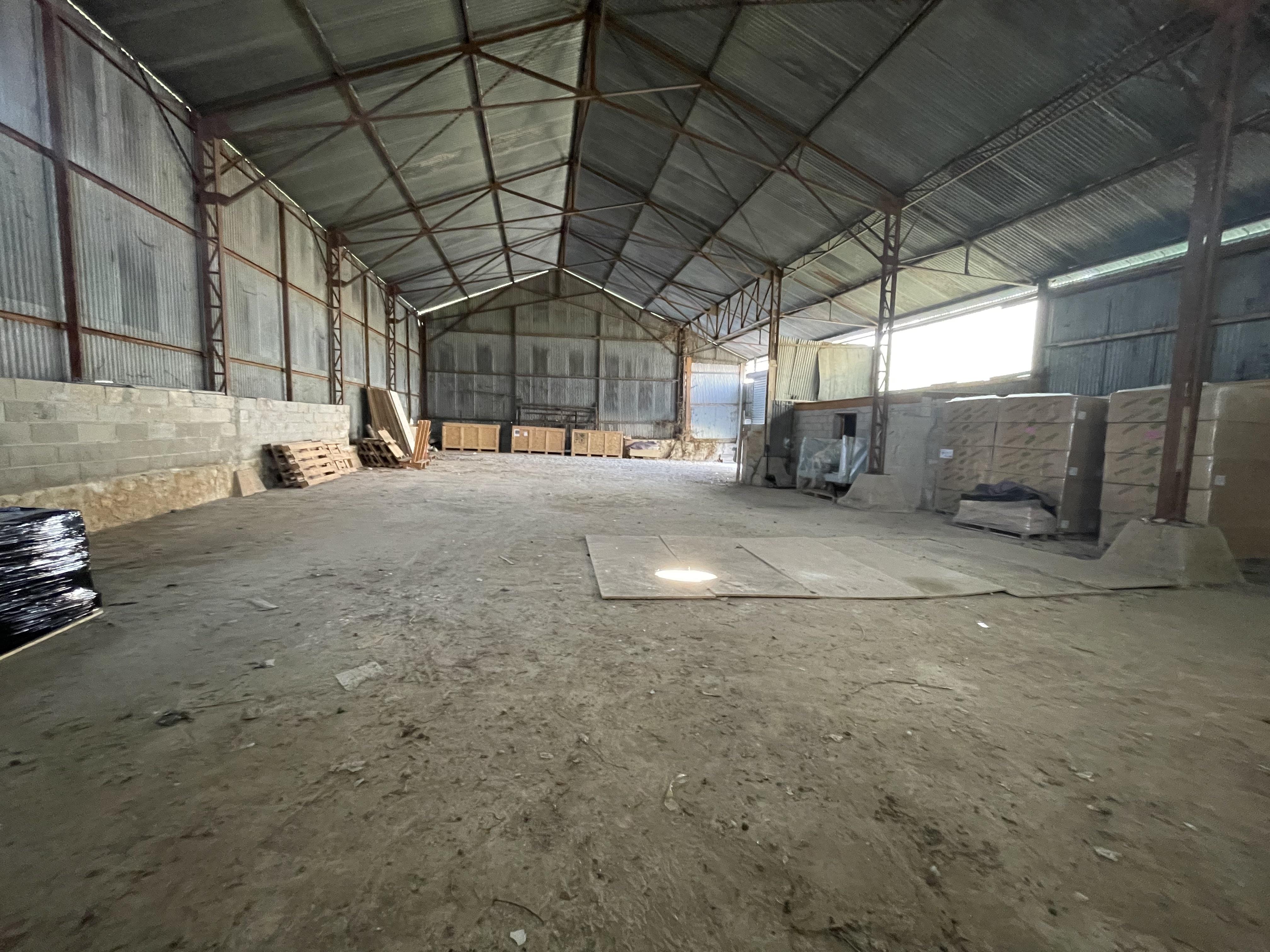 HANGAR DE STOCKAGE