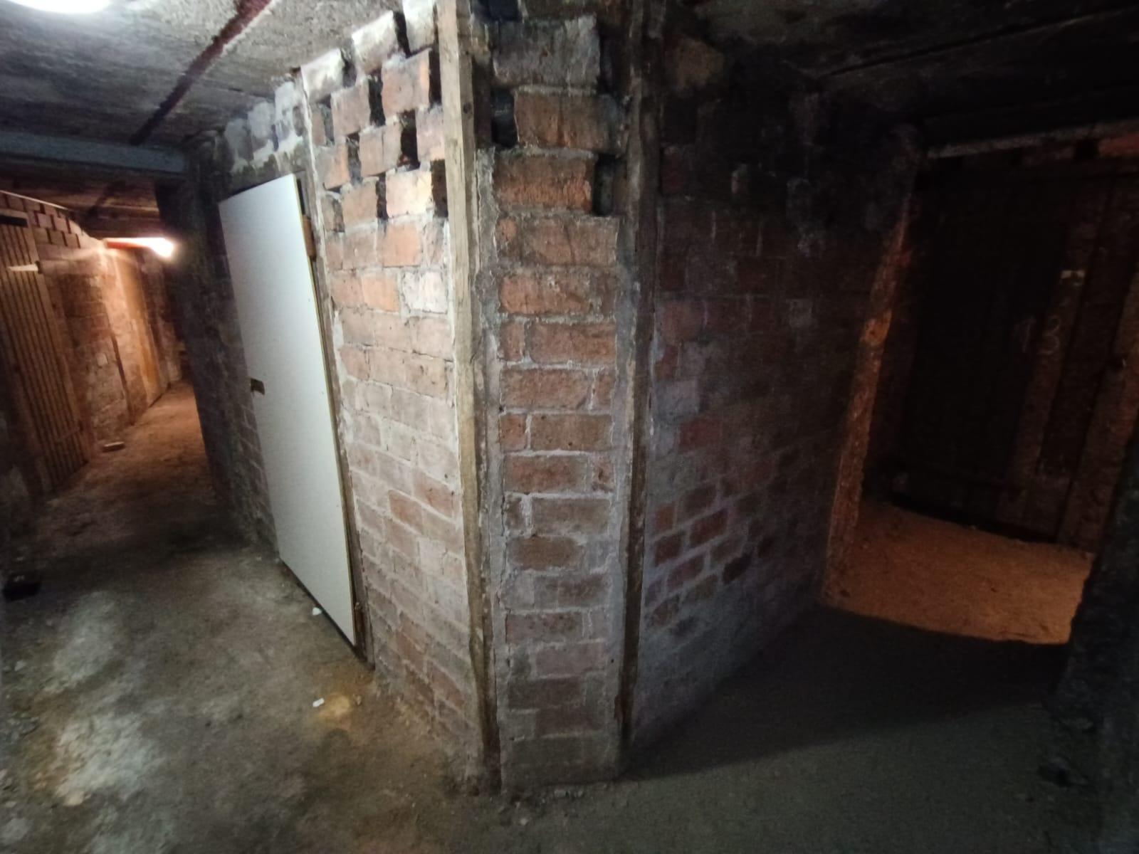 Location Cave