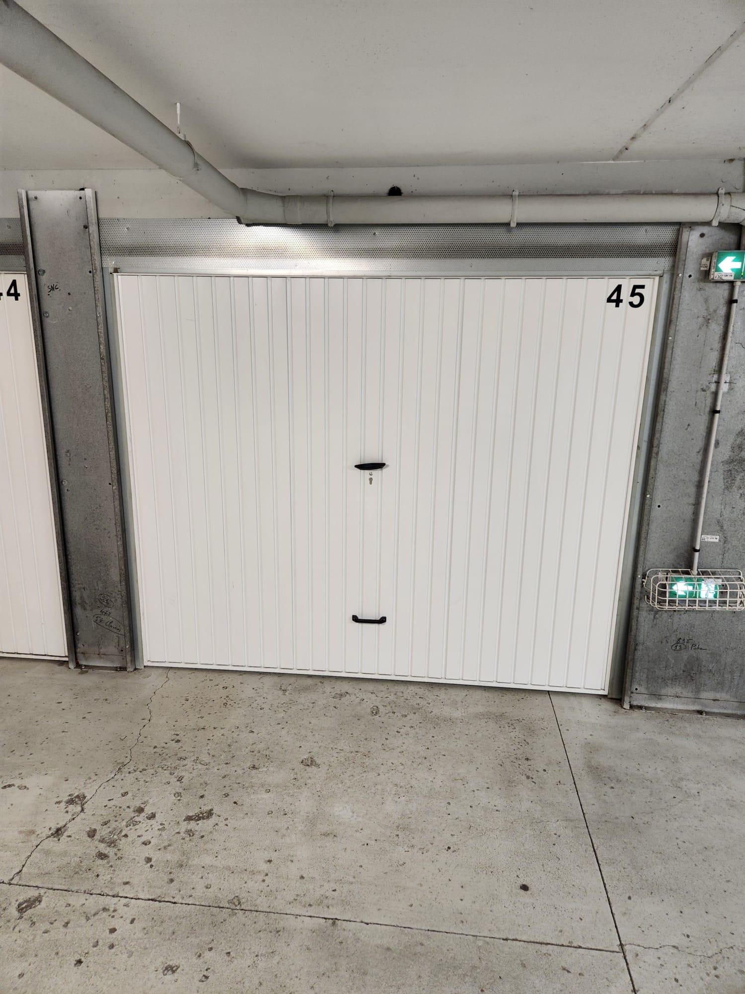 Parking fermé de 18m²