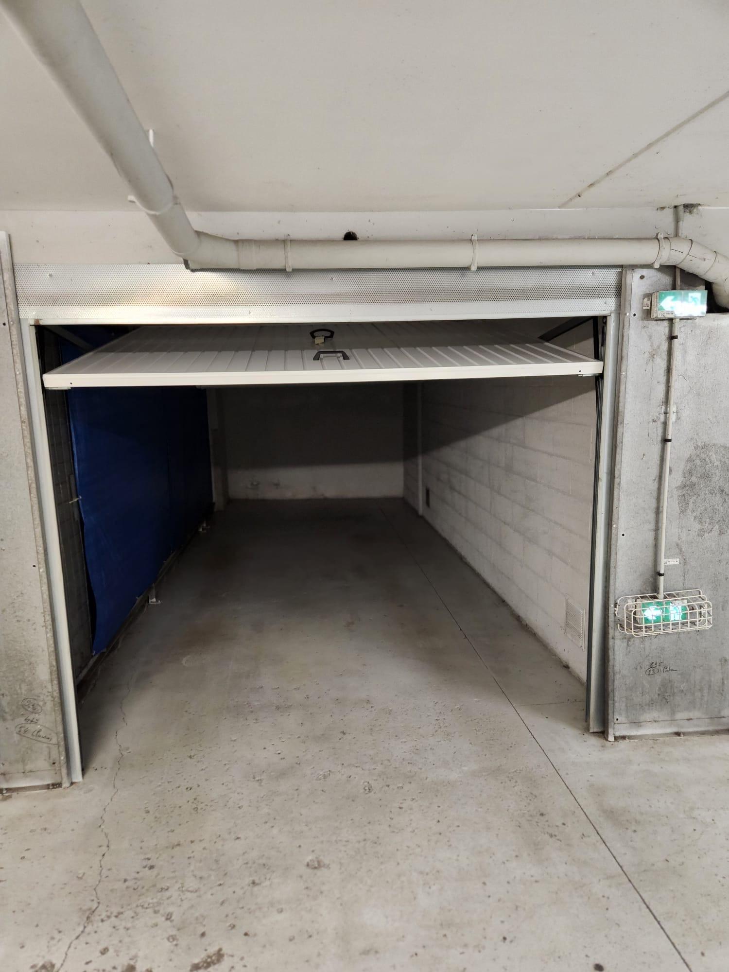 Parking fermé de 18m²