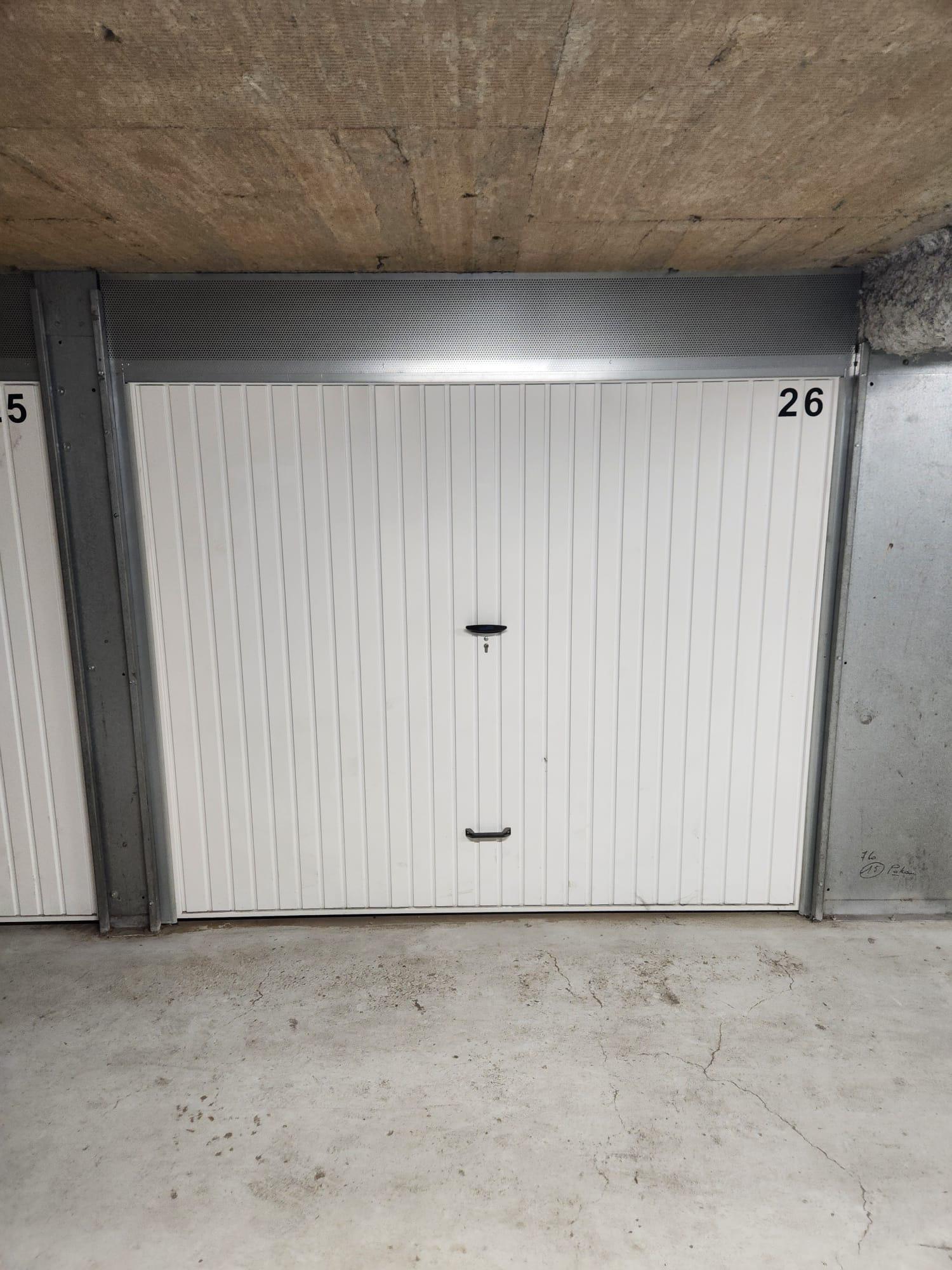 Garage de 11m² pour stationnement - 2 roues