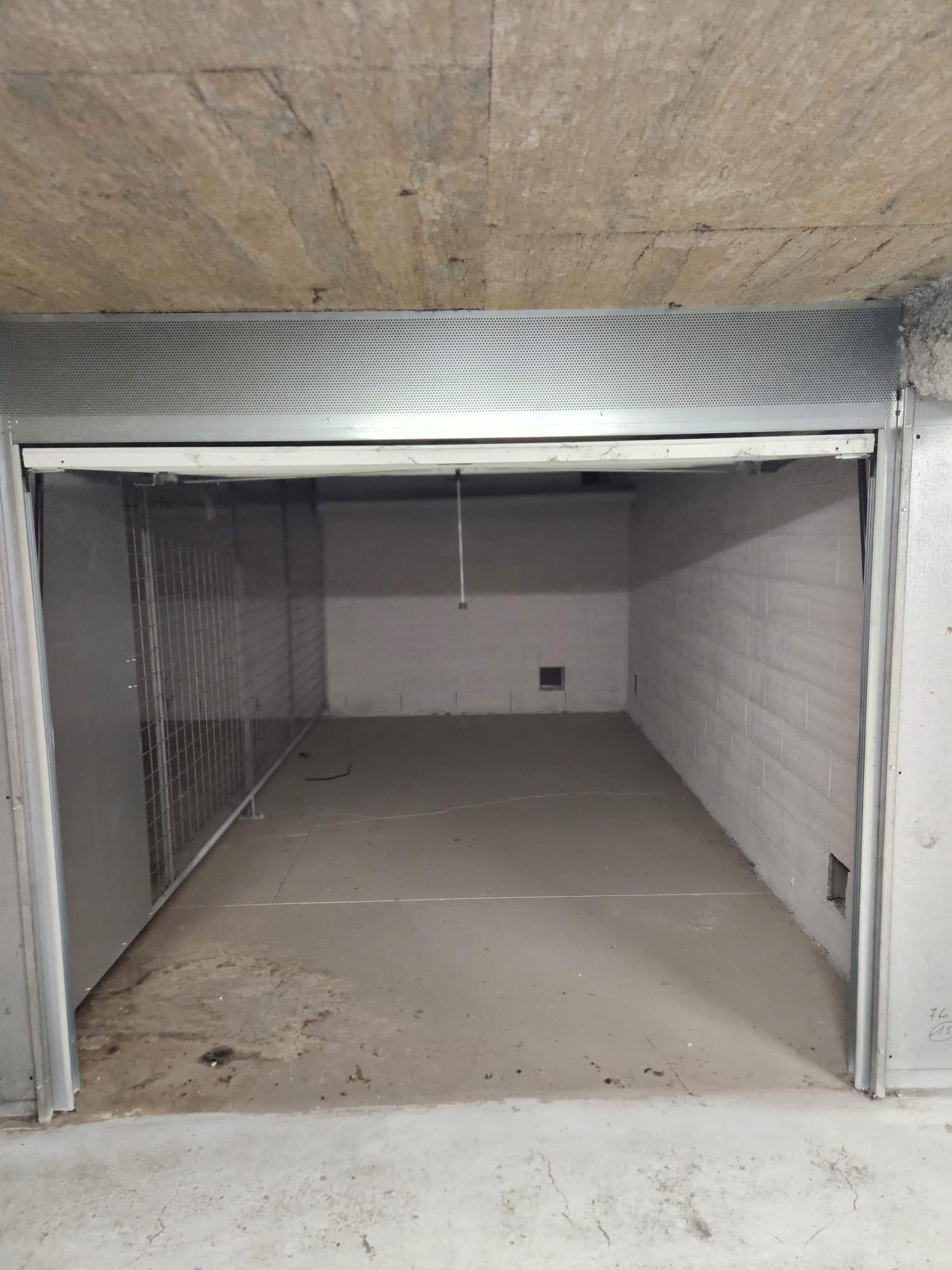 Garage de 11m² pour stationnement - 2 roues