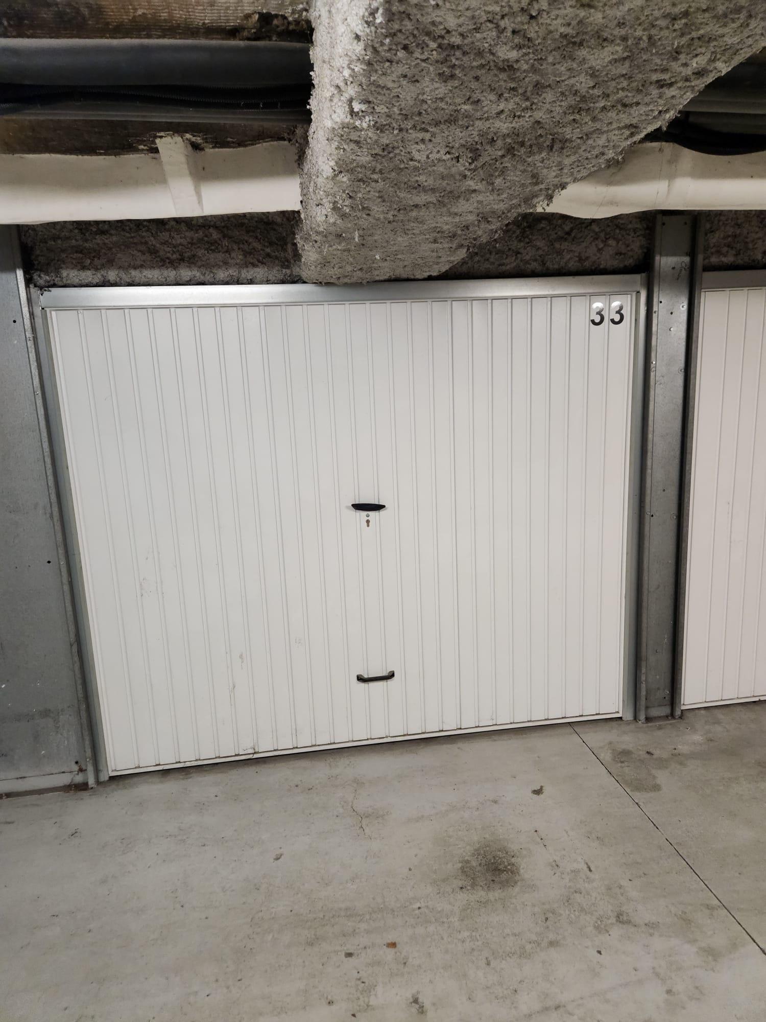 Parking fermé / Garage de 12m²