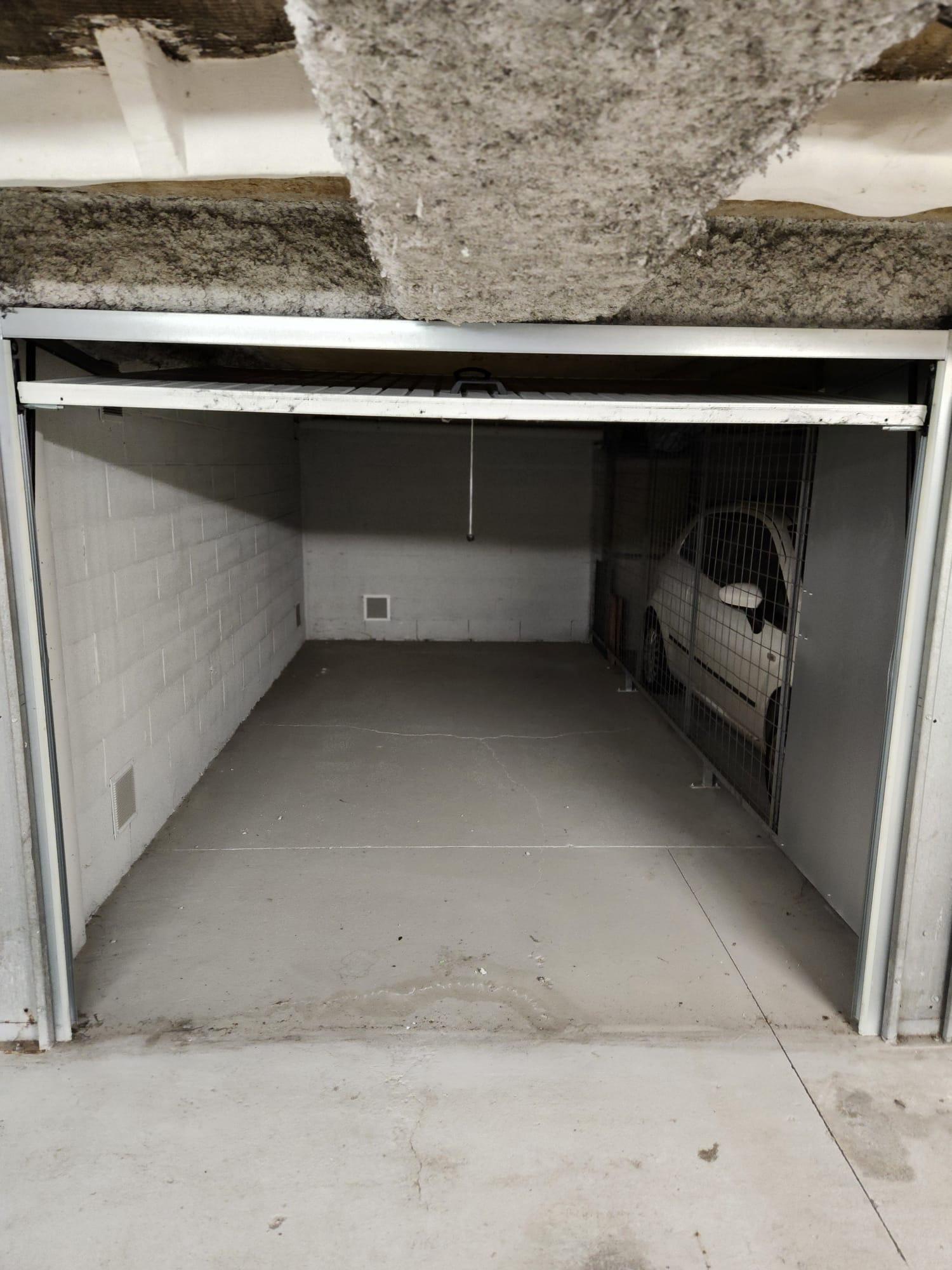 Parking fermé / Garage de 12m²