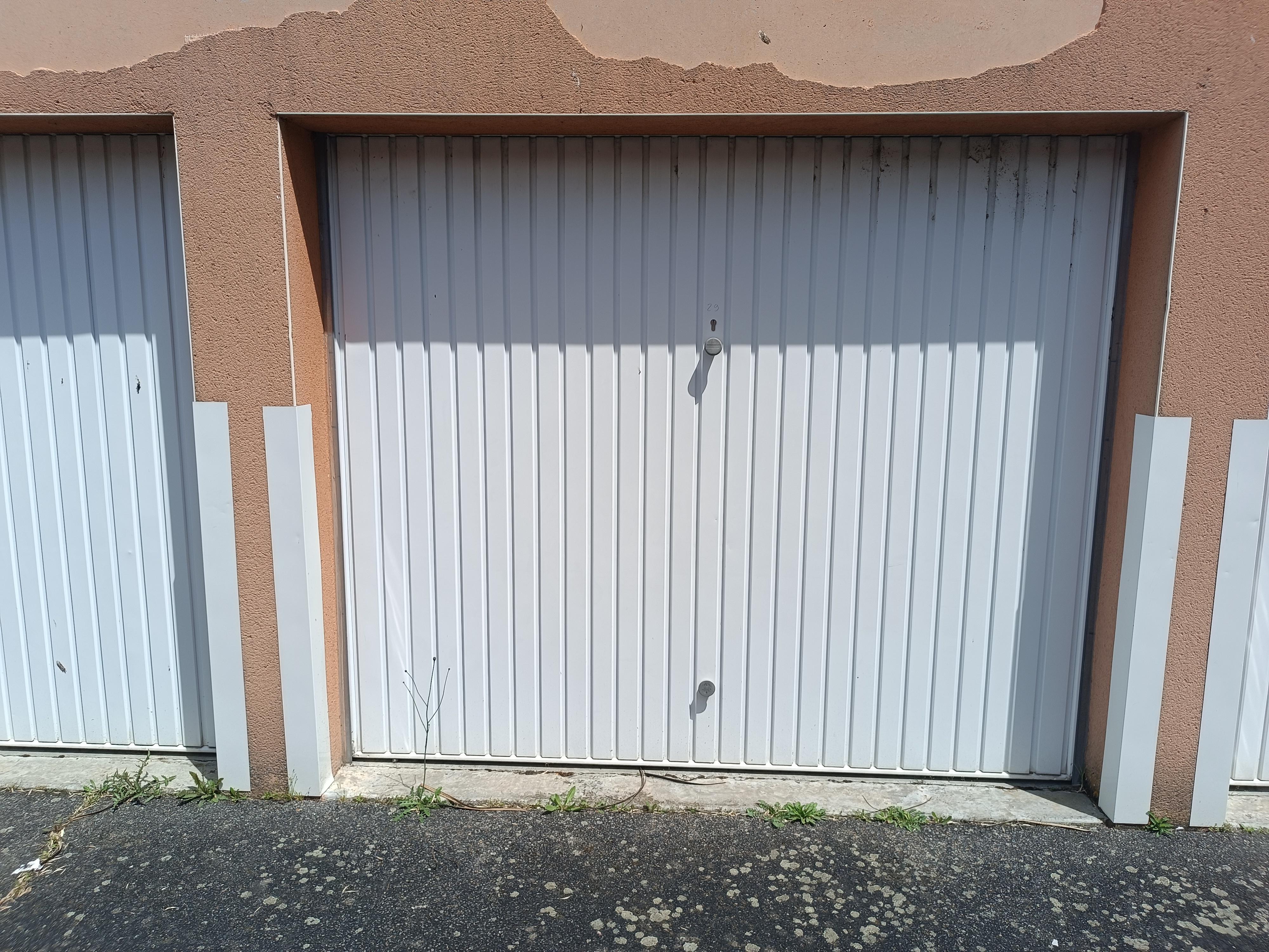 Garage box à louer pour particuliers à Castelginest