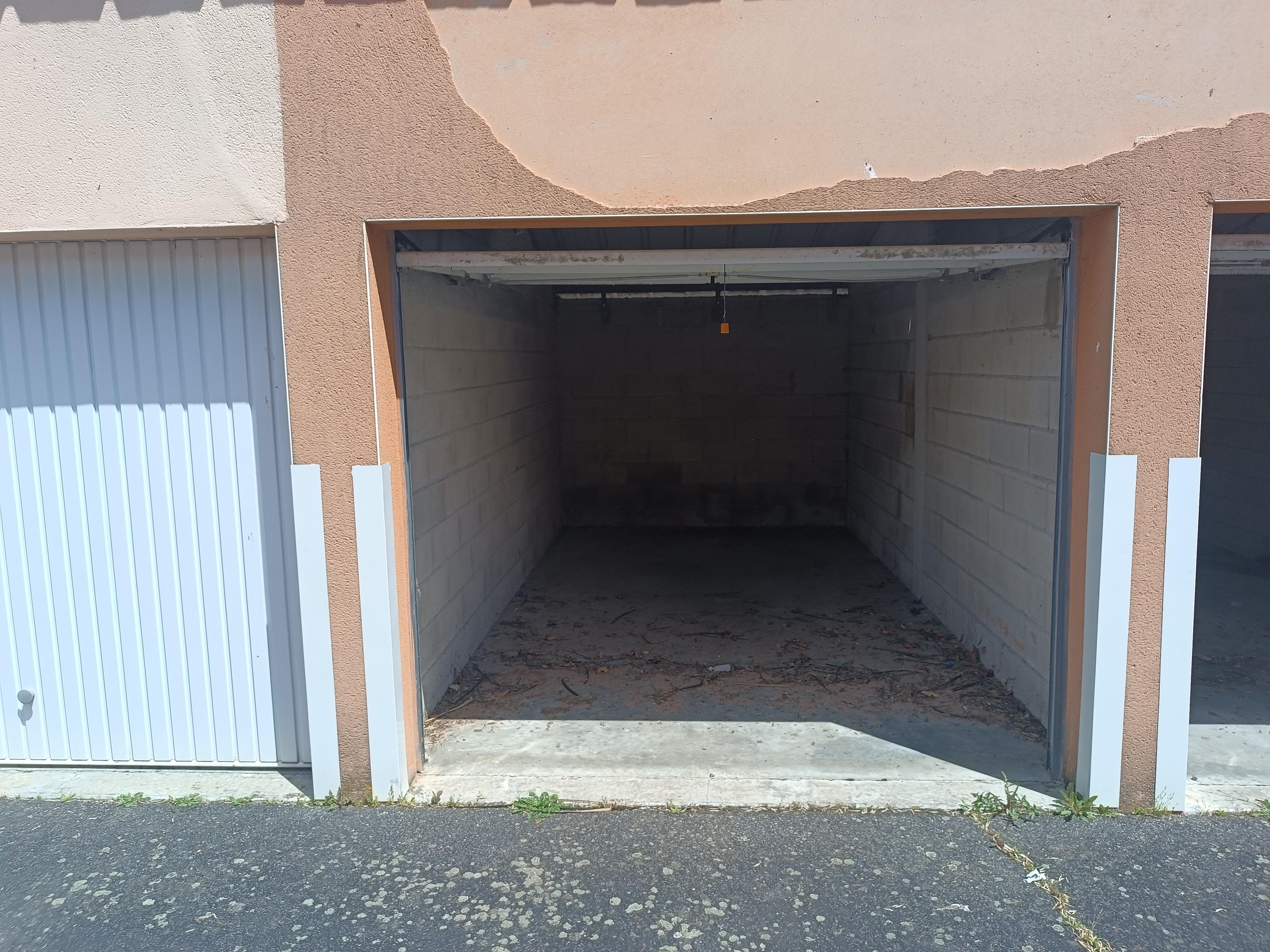 Garage box à louer pour particuliers à Castelginest