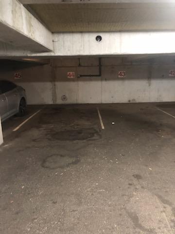 Place de parking en sous-sol sécurisé