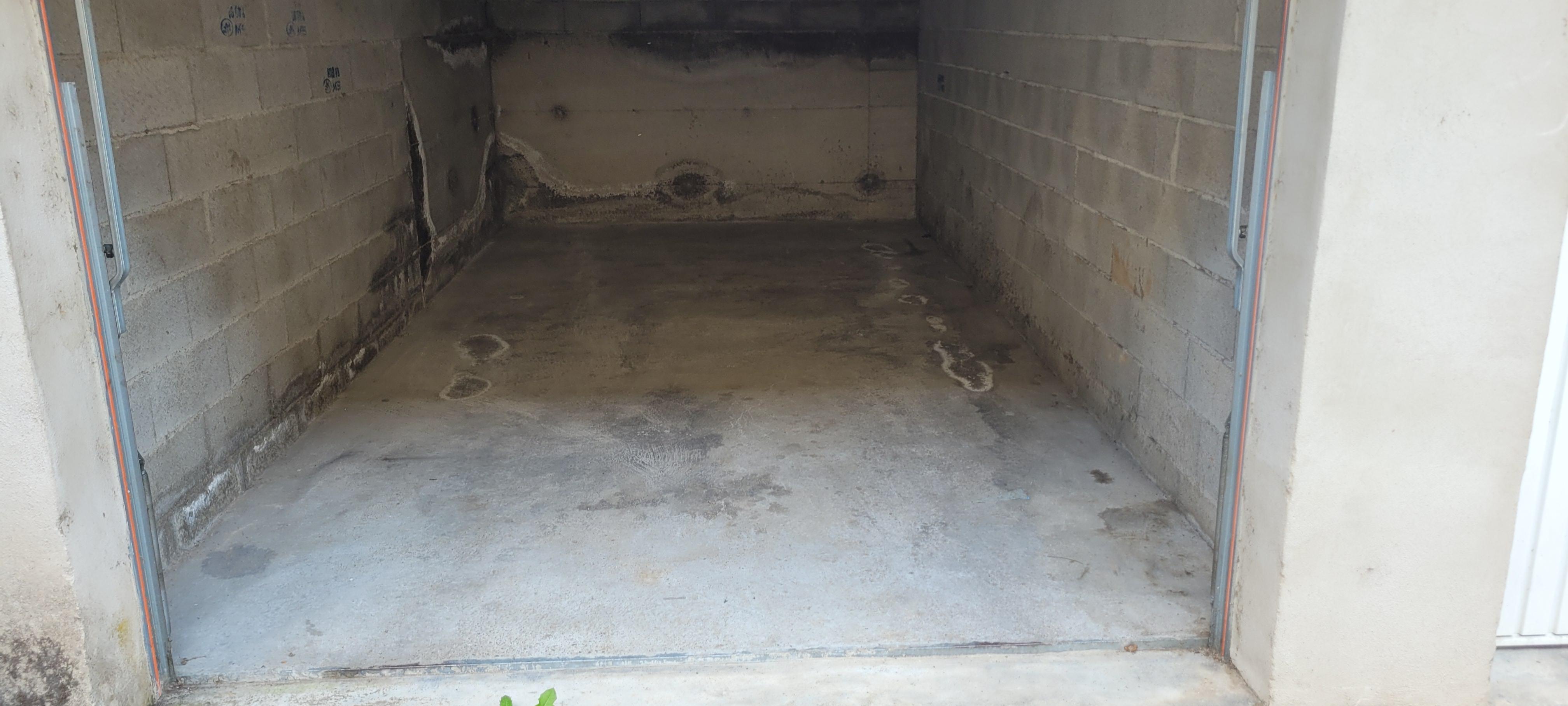 Garage/ Box à louer