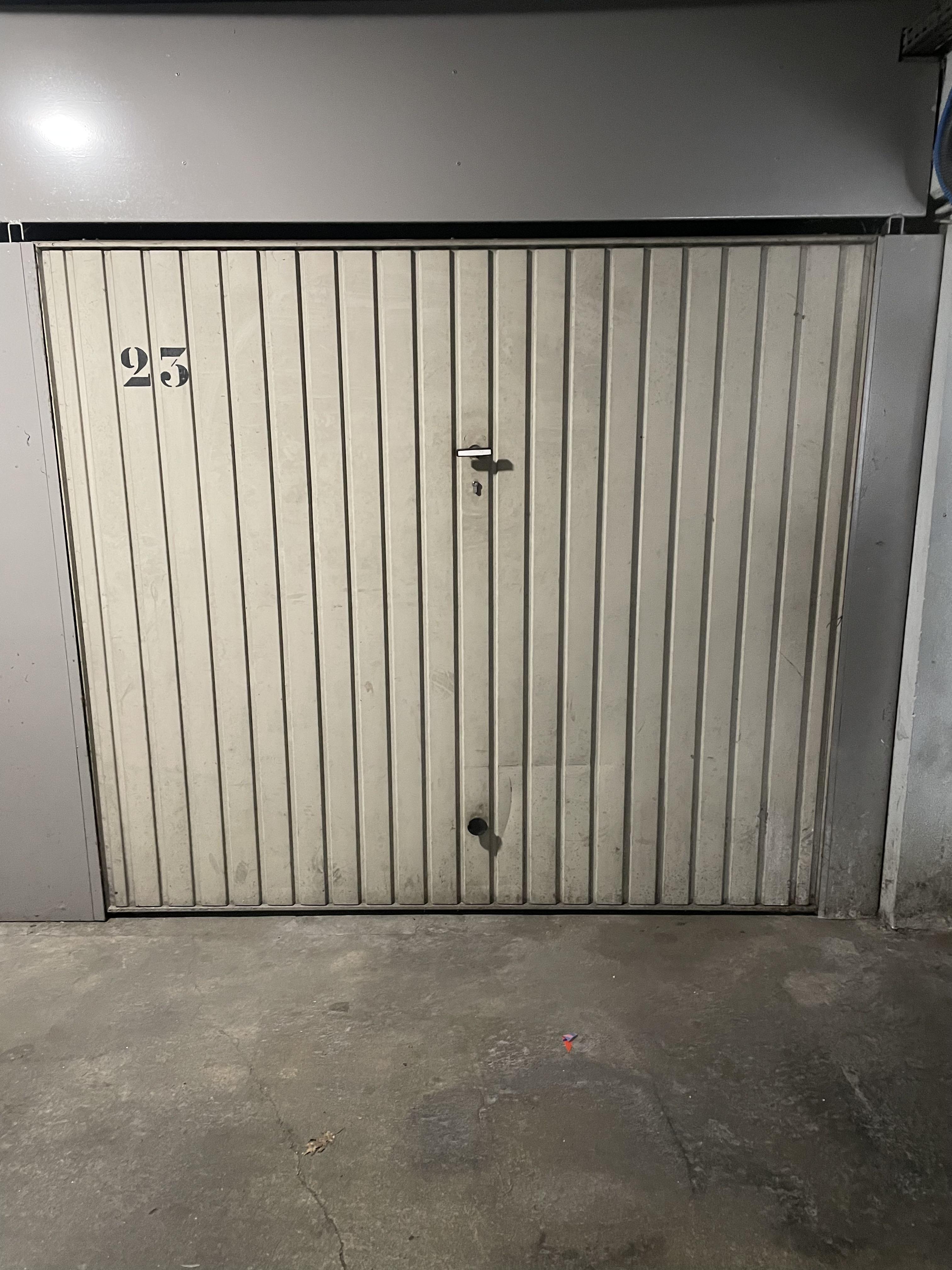 Garage privé pour véhicule de 12m²