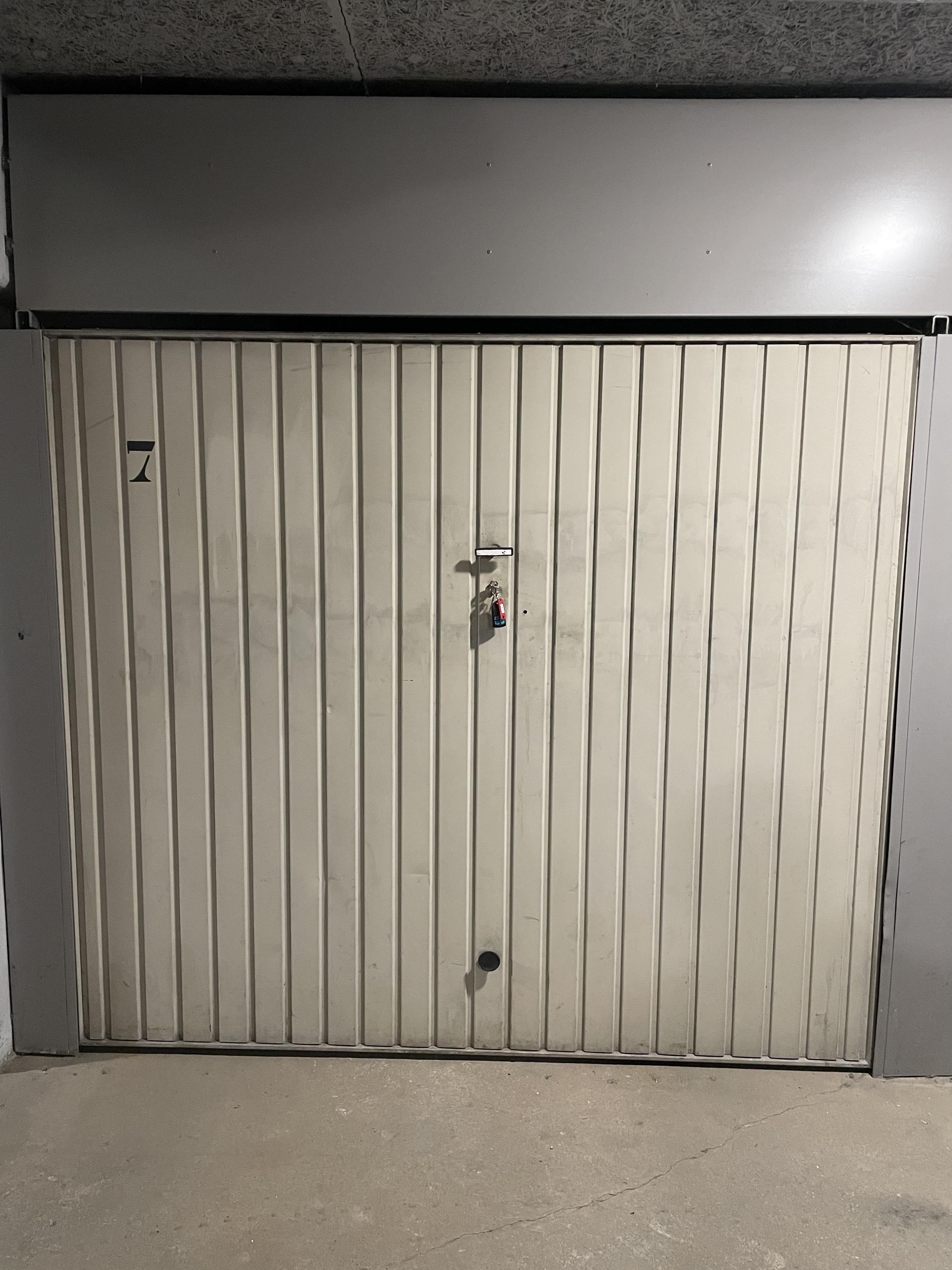 Garage / Parking / stationnement / Orléans