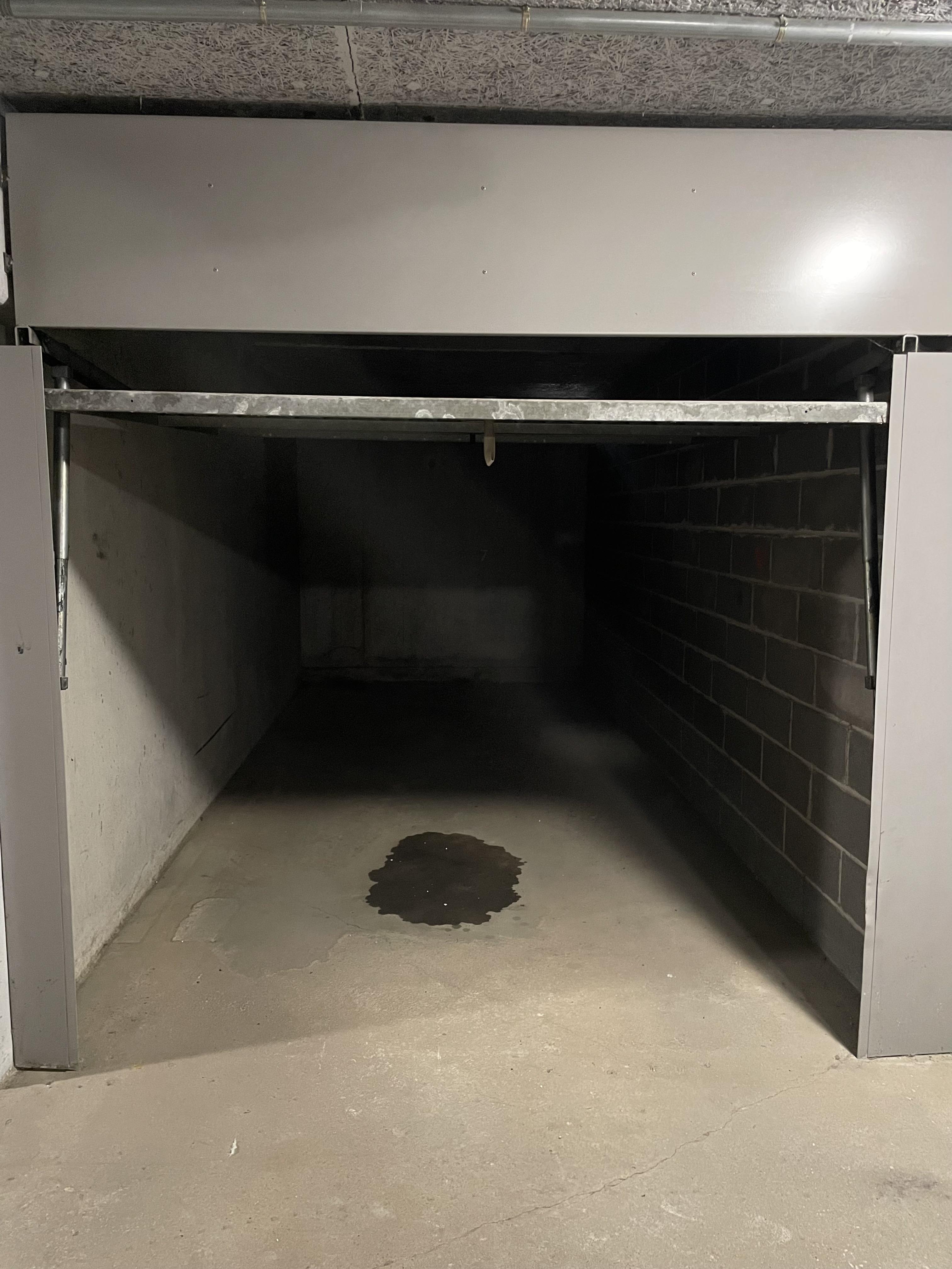 Garage / Parking / stationnement / Orléans
