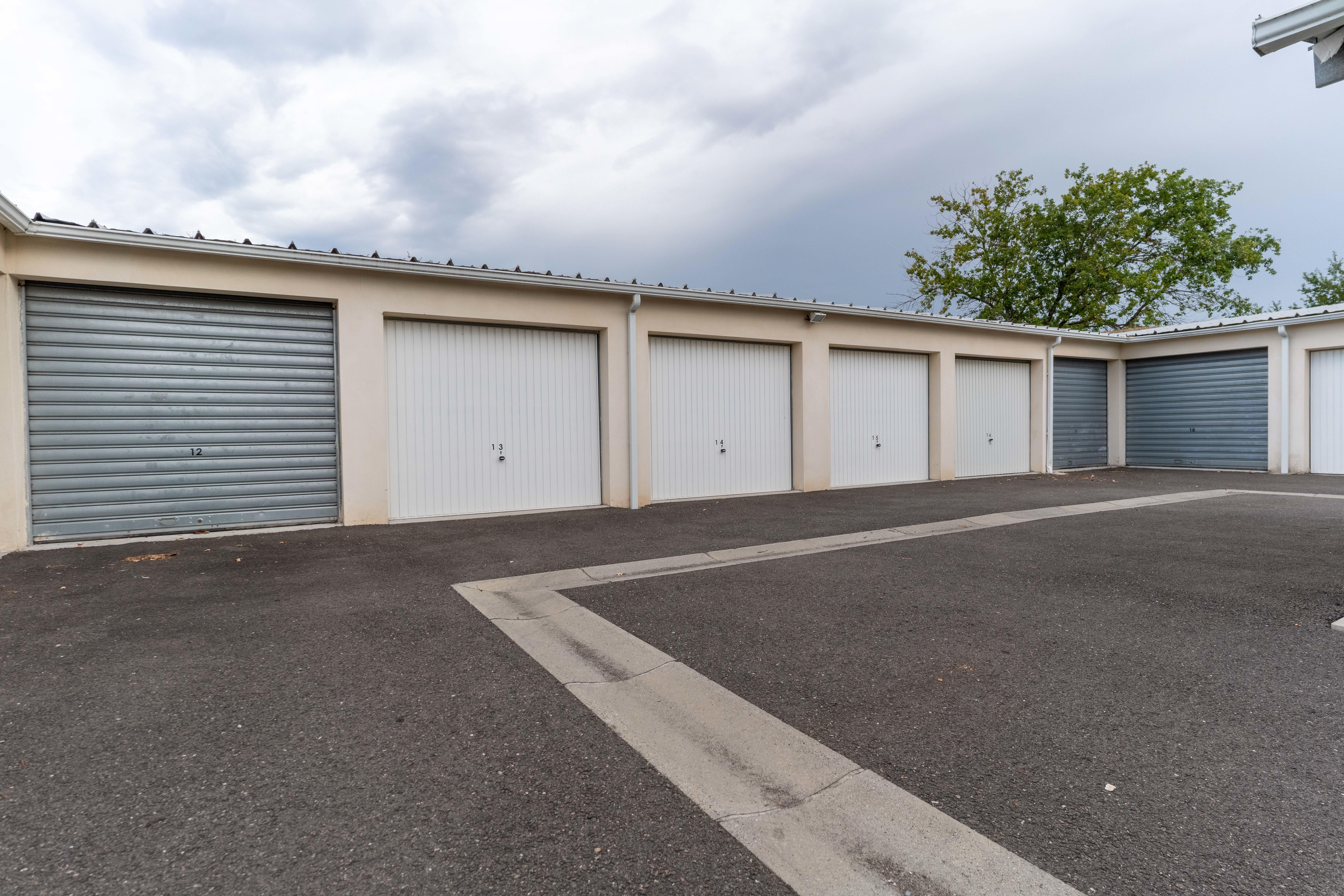 BOX CONTENEUR GARAGE GARDE-MEUBLE LA TESTE DE BUCH