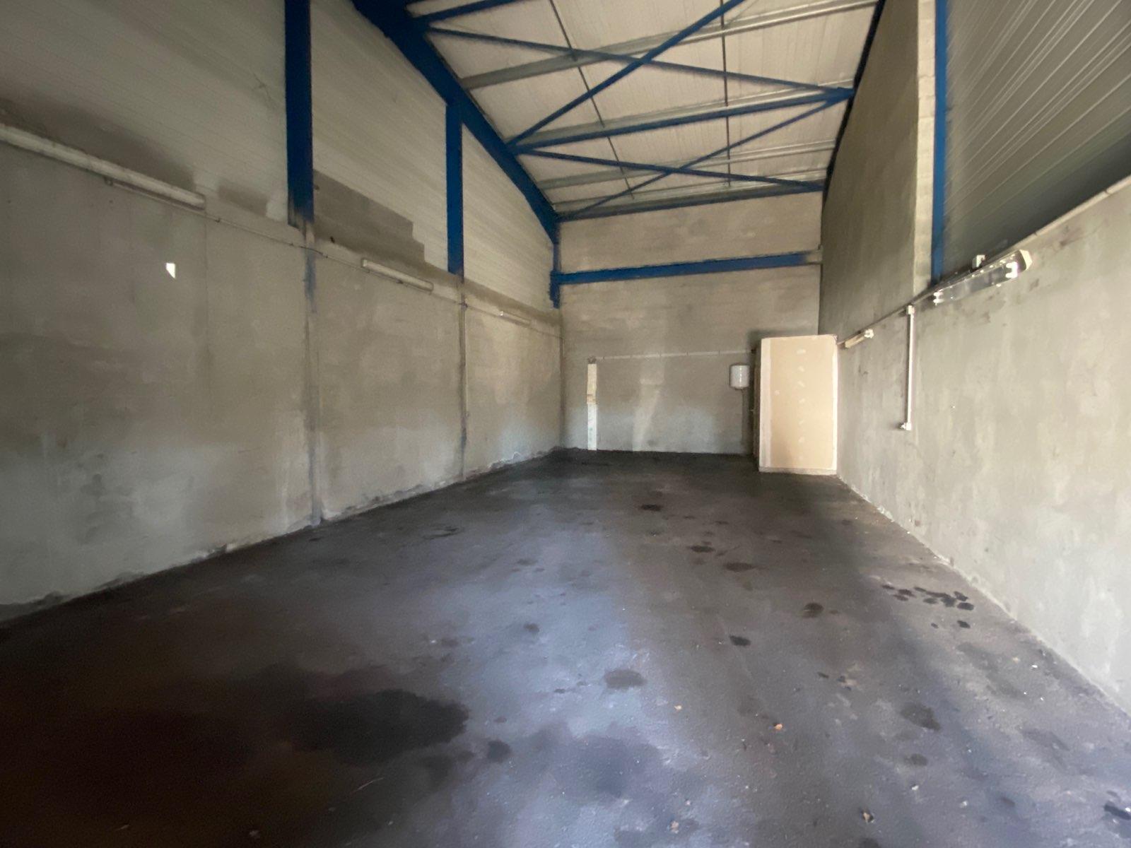 Entrepôt de stockage 100 m2