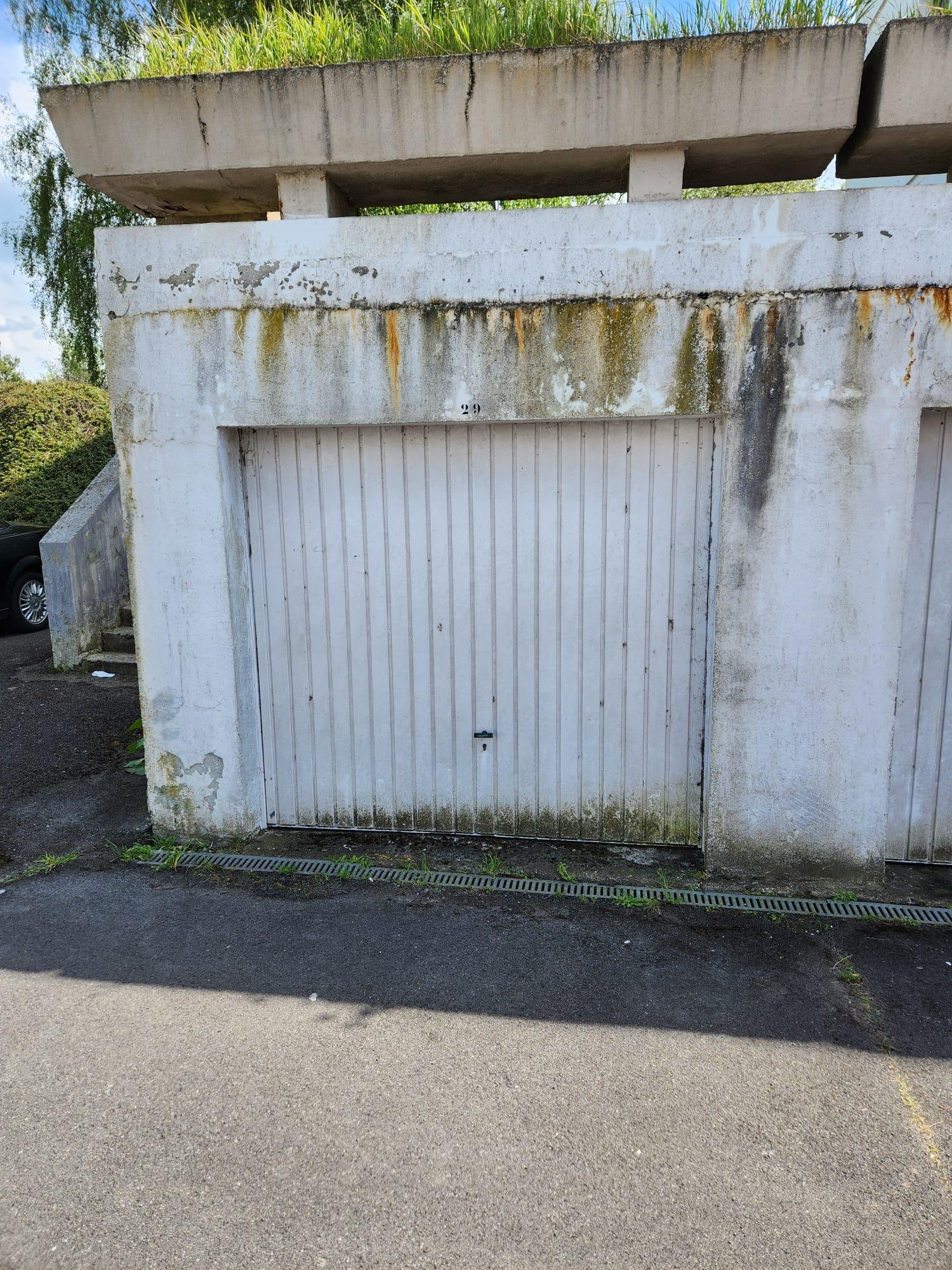 Location box pour stockage ou stationnement