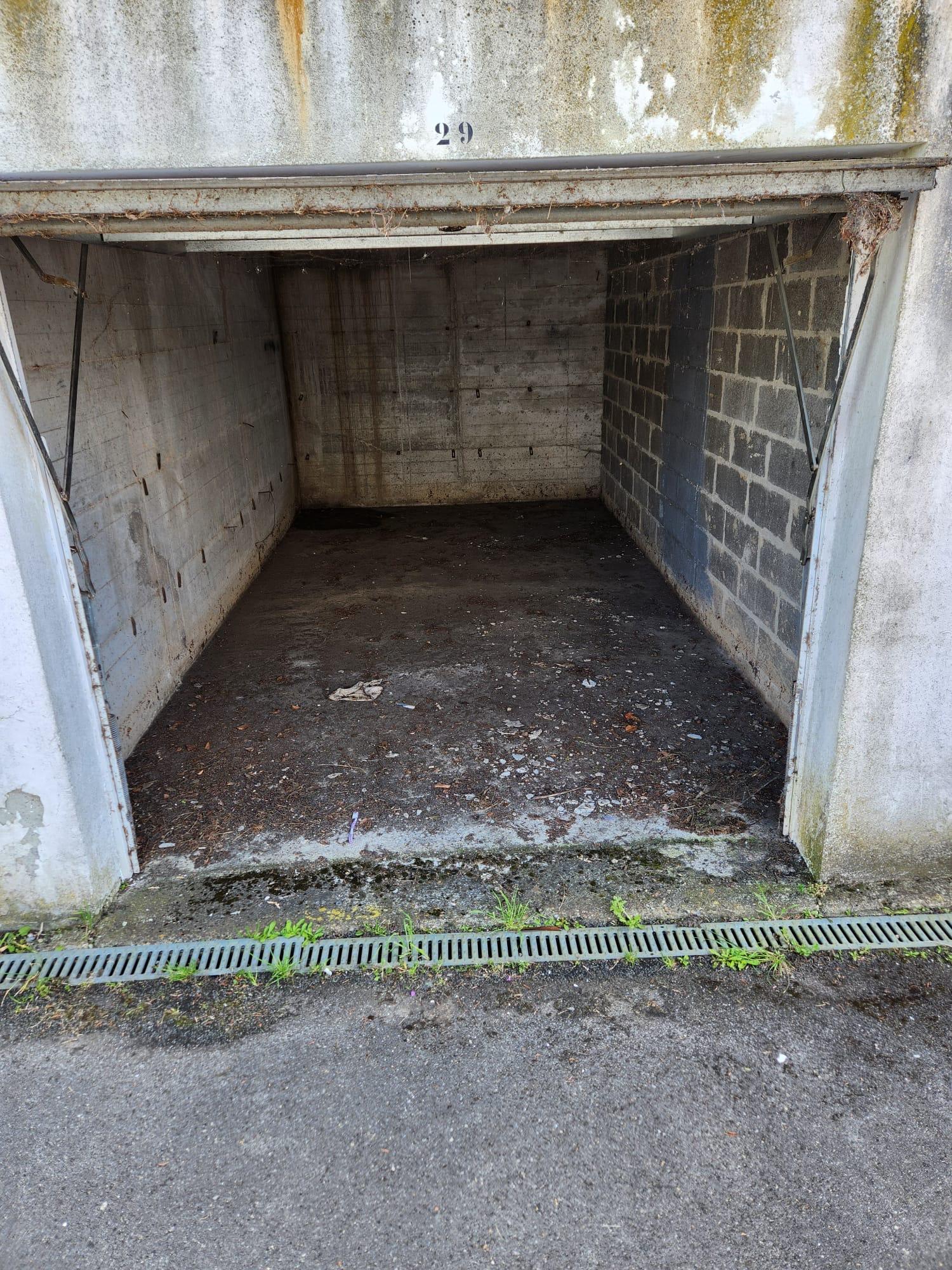 Location box pour stockage ou stationnement