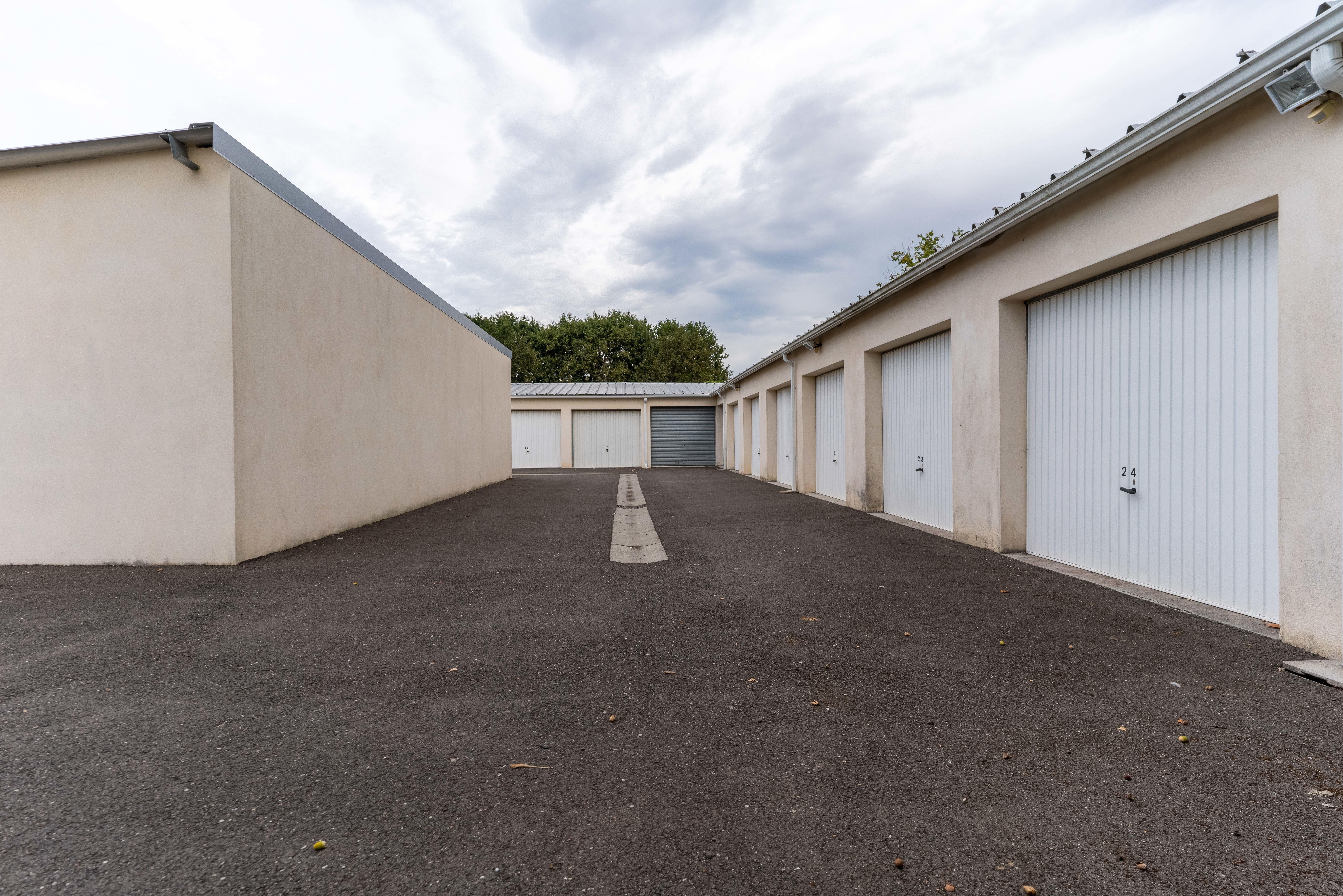 BOX CONTENEUR GARAGE GARDE-MEUBLE LA TESTE DE BUCH