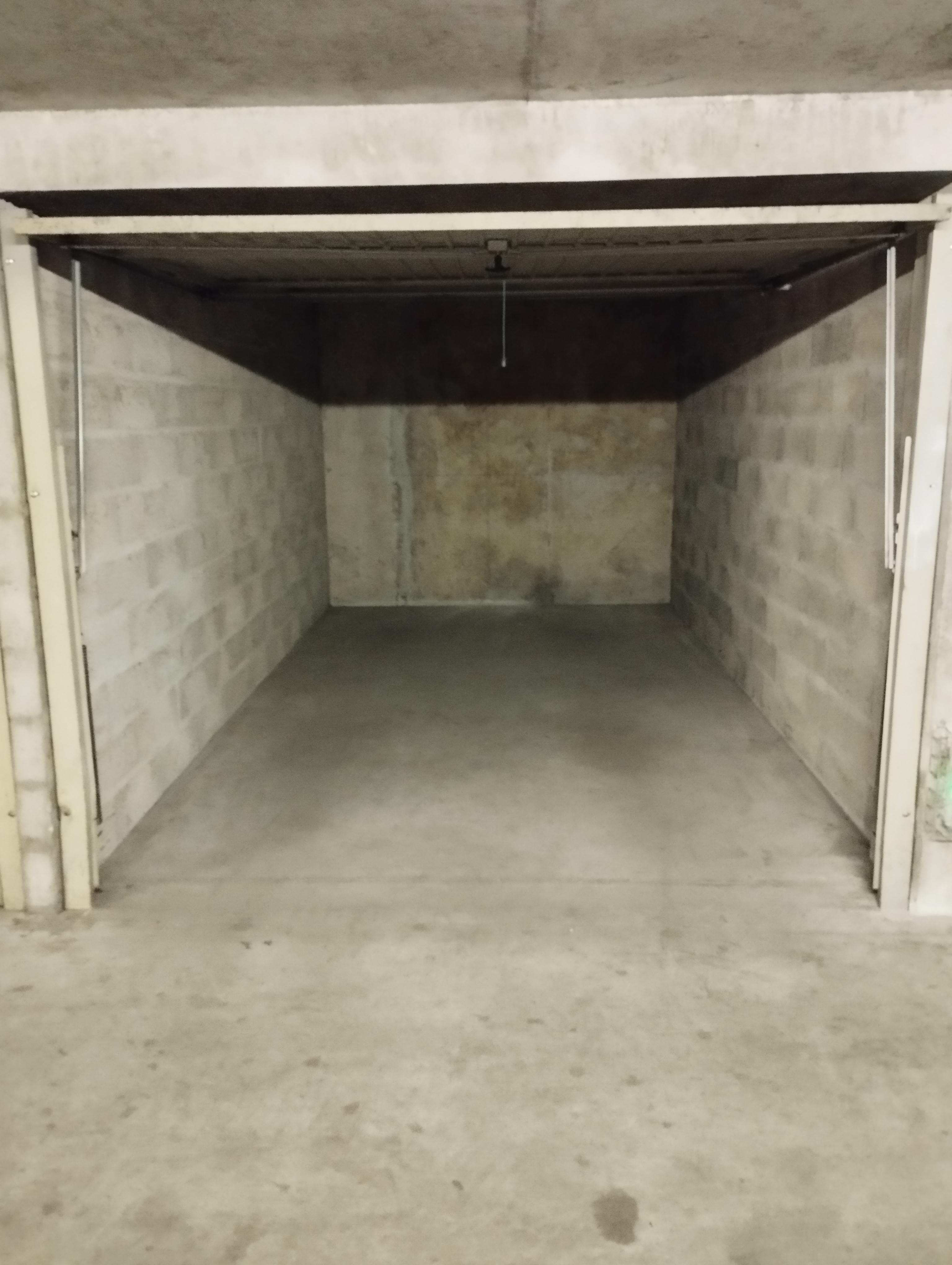 Garage privé pour stationnement