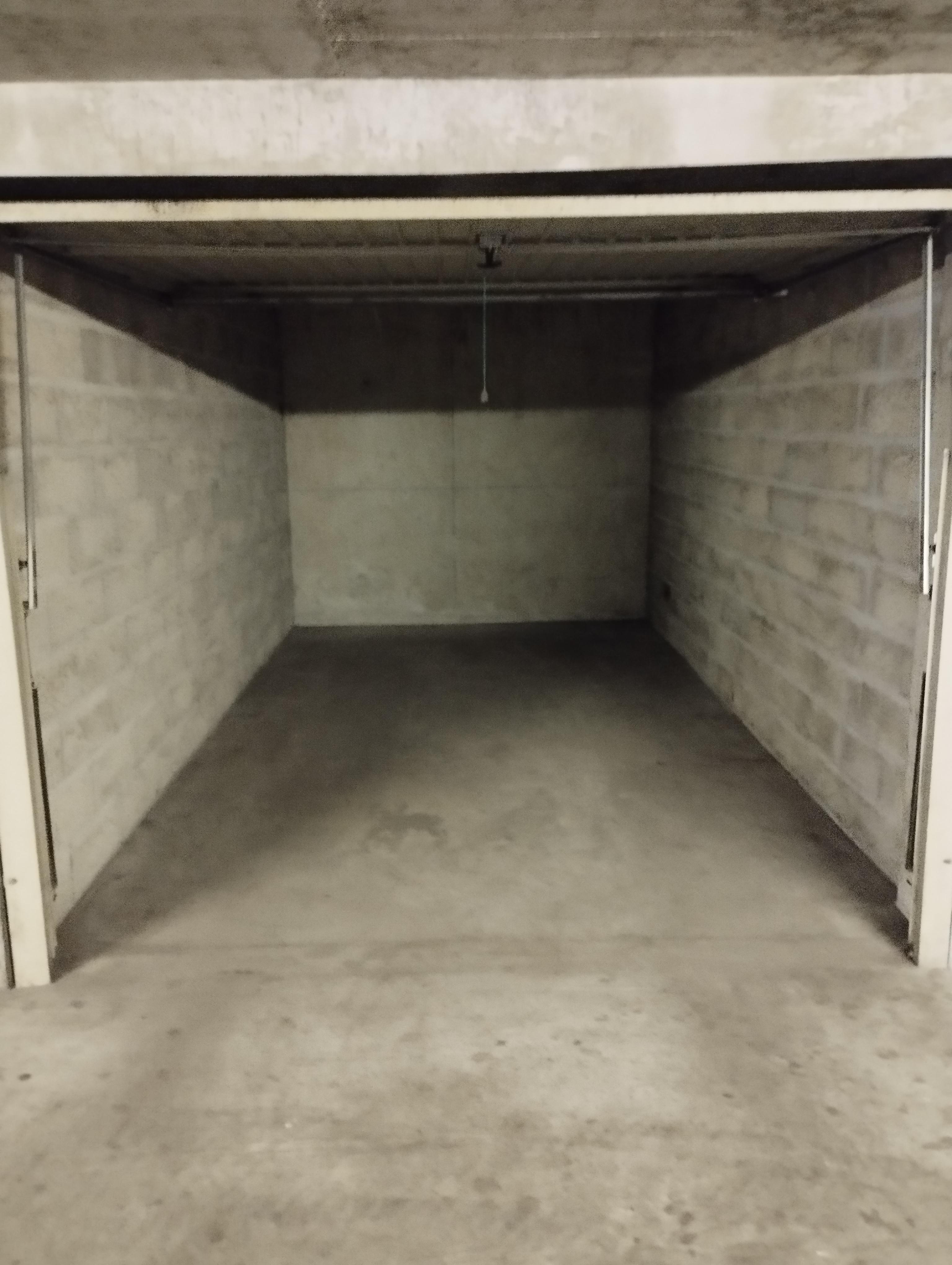 Garage privé pour stationnement