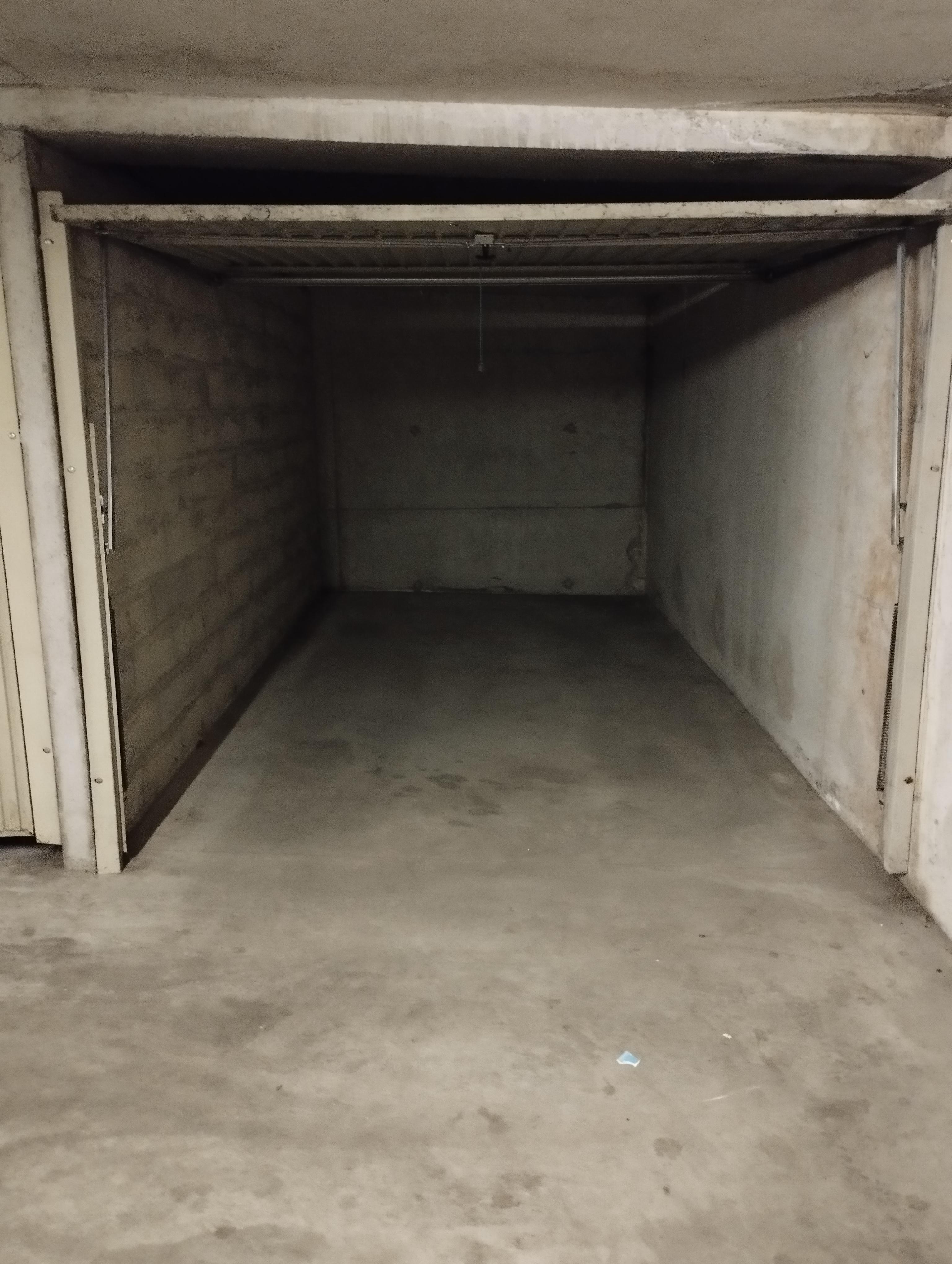 Garage privé pour stationnement