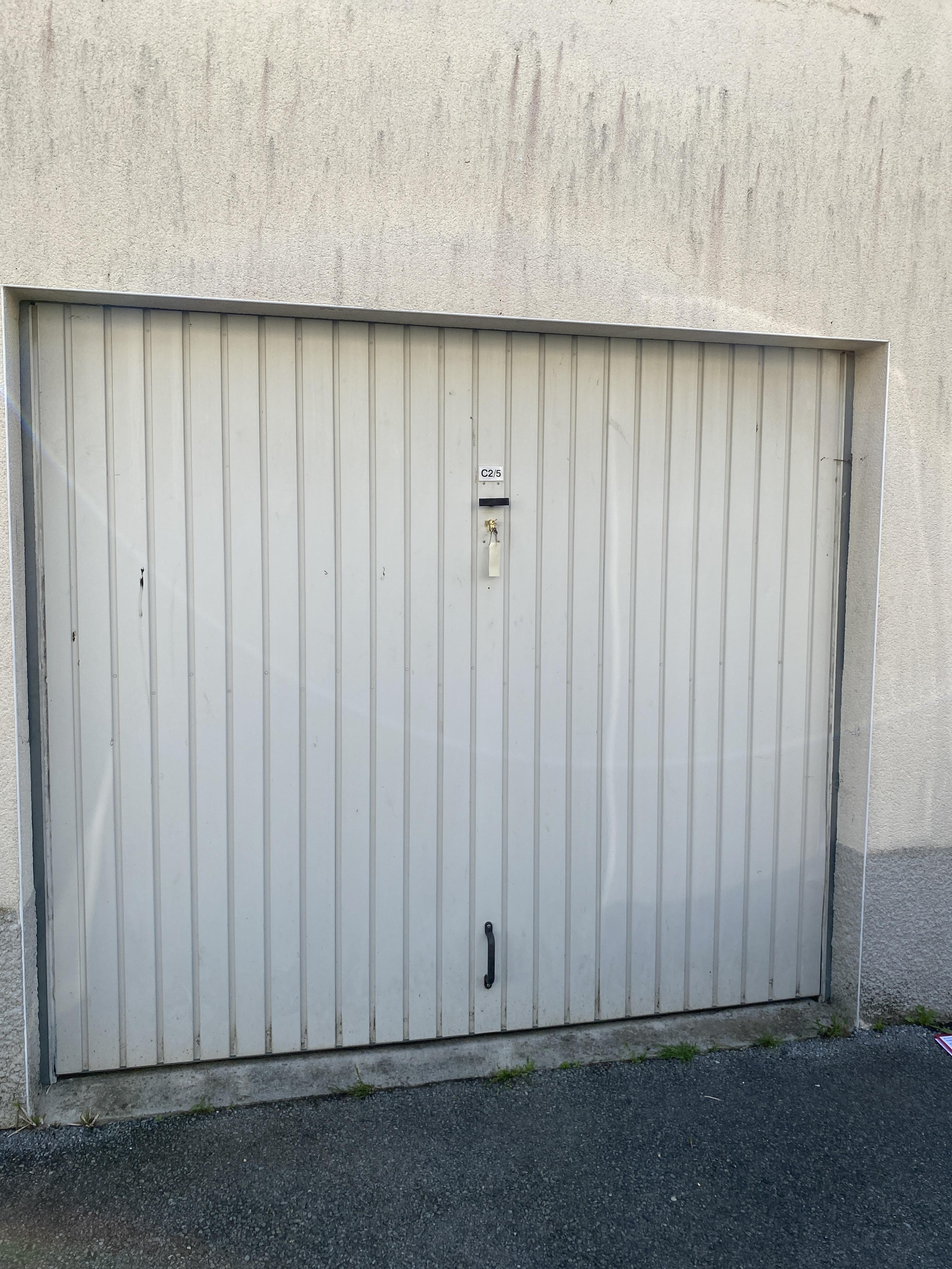 Garage/box de stockage 16m2 à Laon