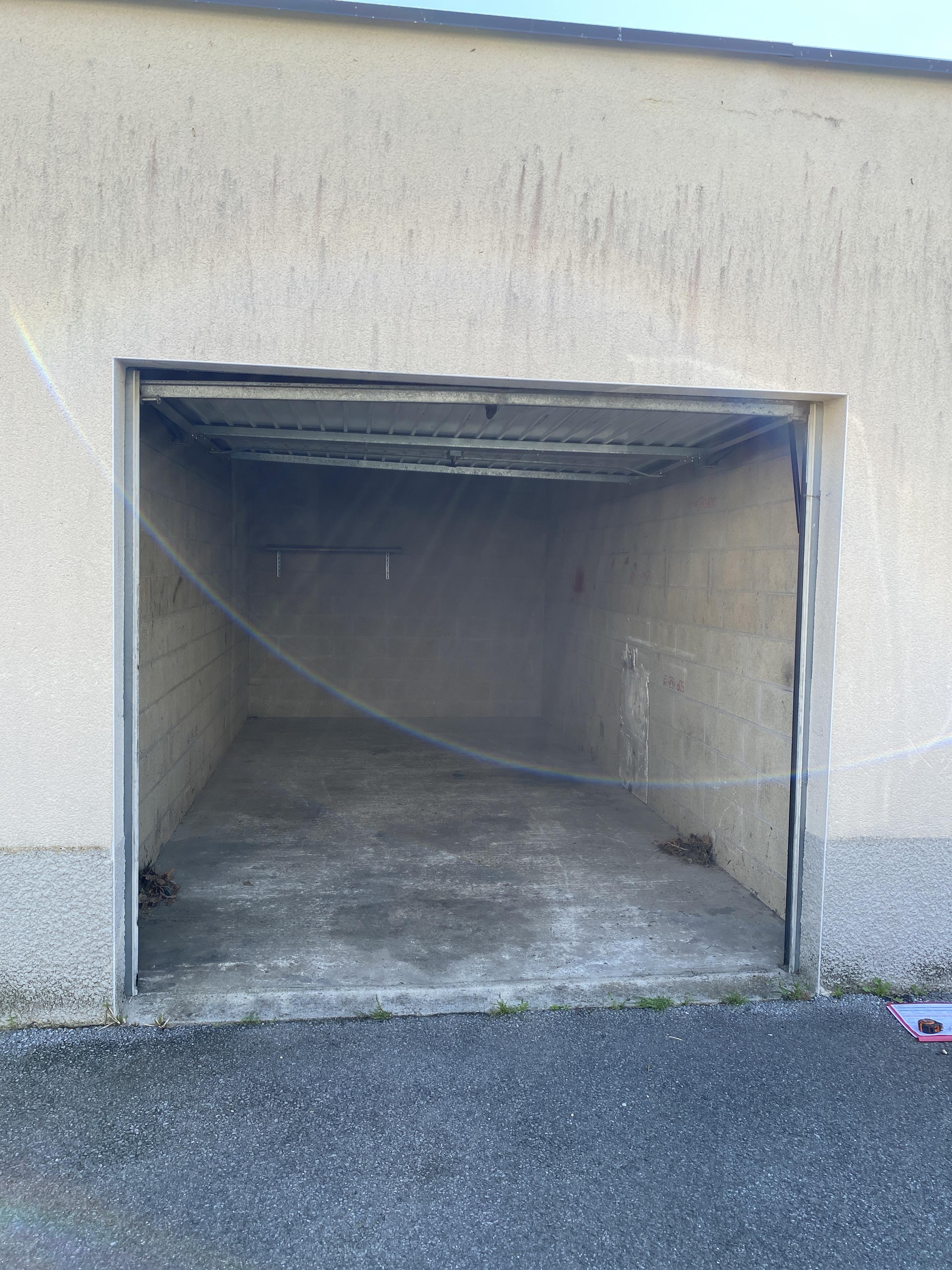 Garage/box de stockage 16m2 à Laon