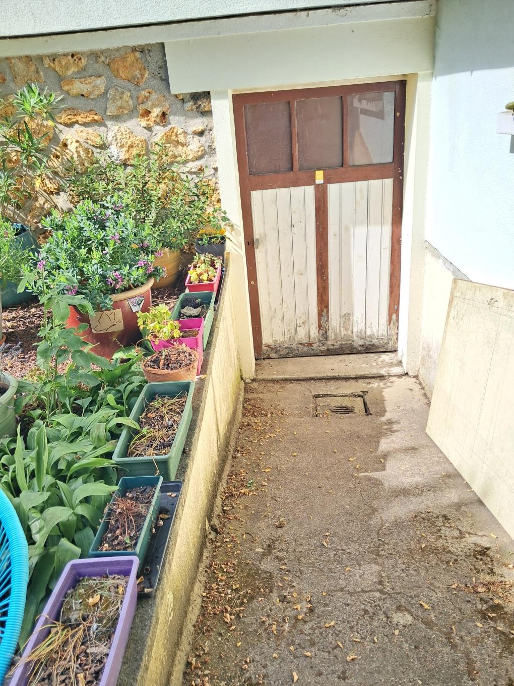 EMPLACEMENT 10m2 PARTAGé SOUS SOL REZ DE JARDIN