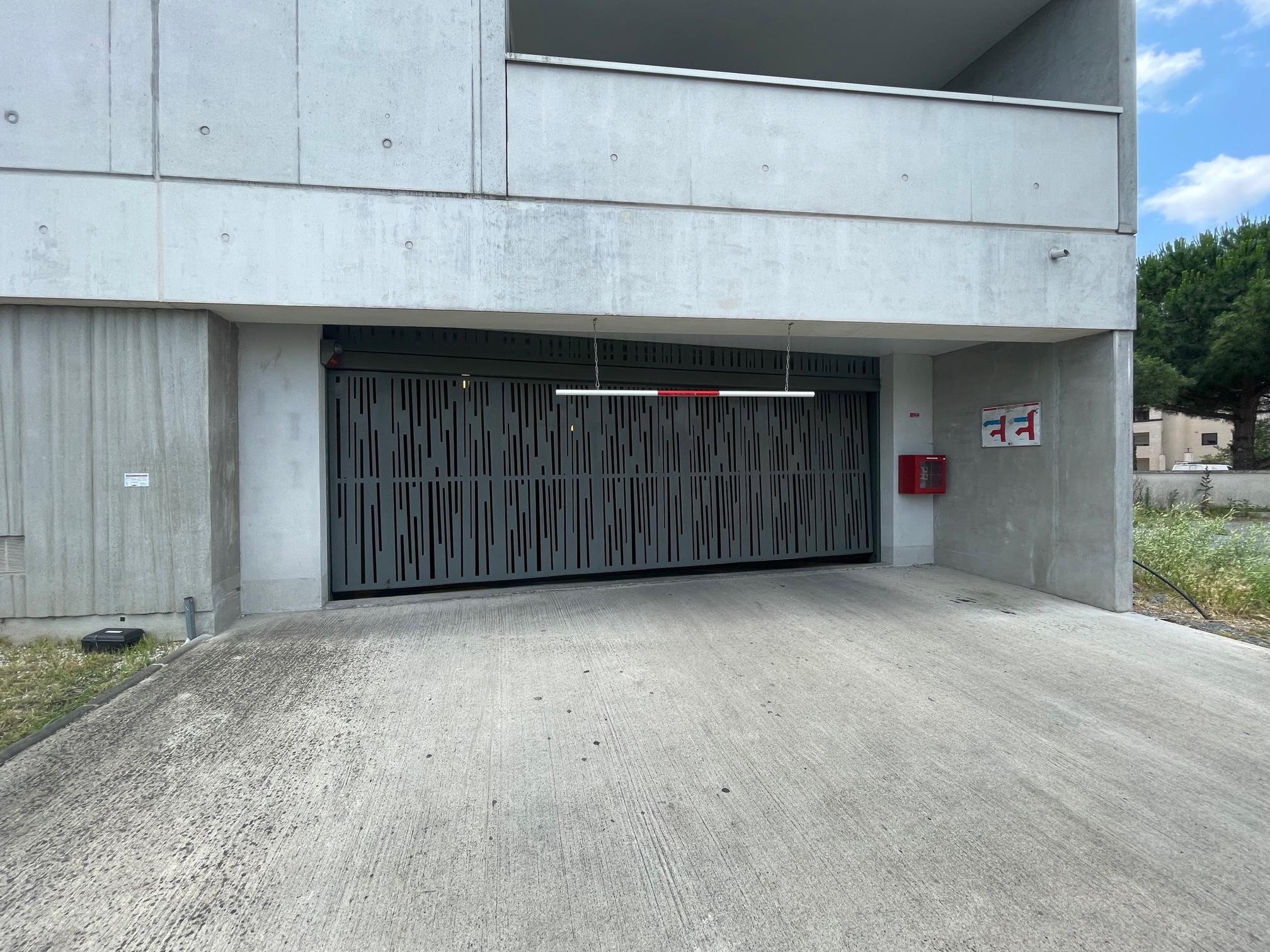 Grand box souterrain sécurisé - 17 m² -