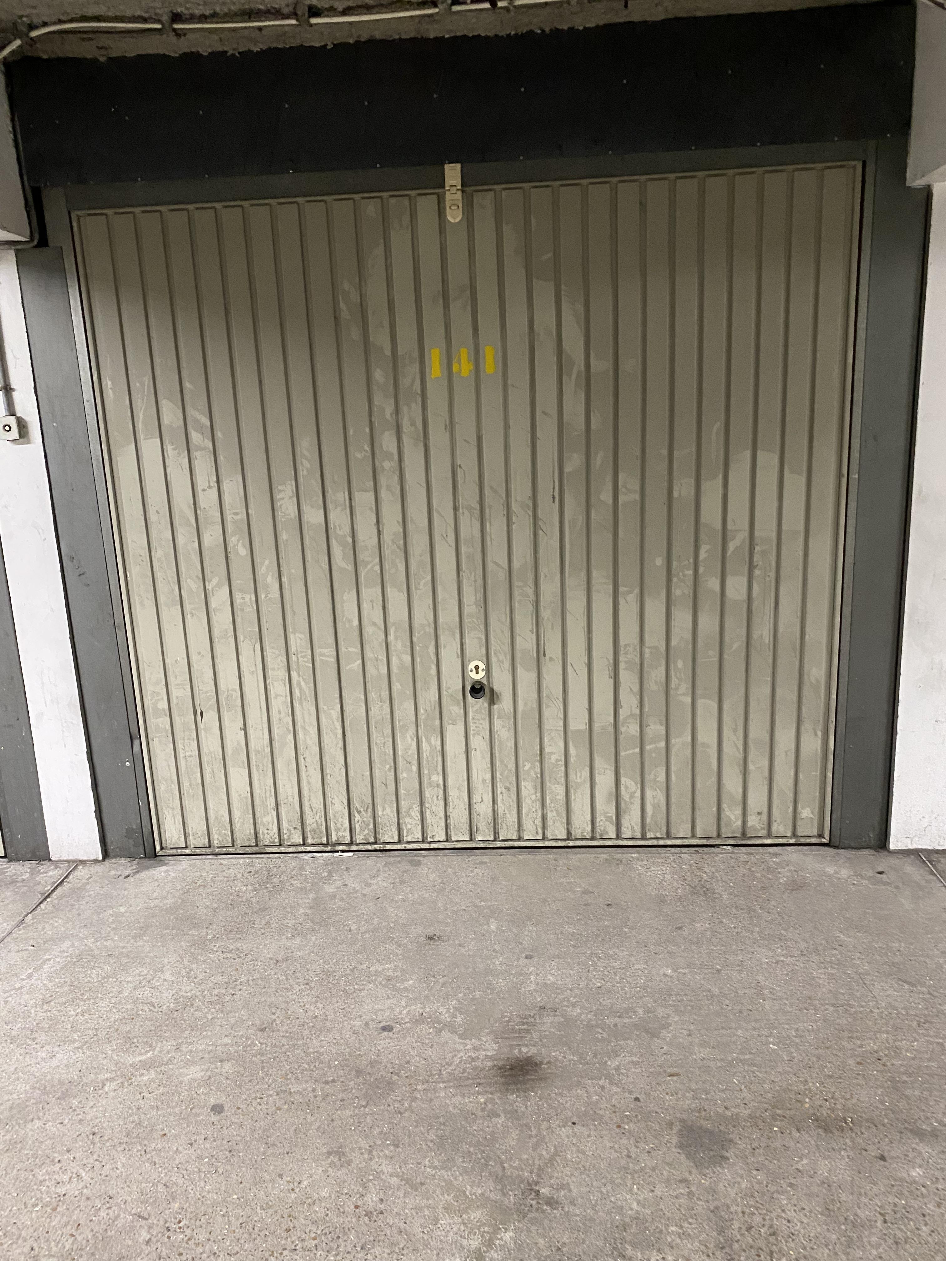Garage/Box - 13m² à Romainville