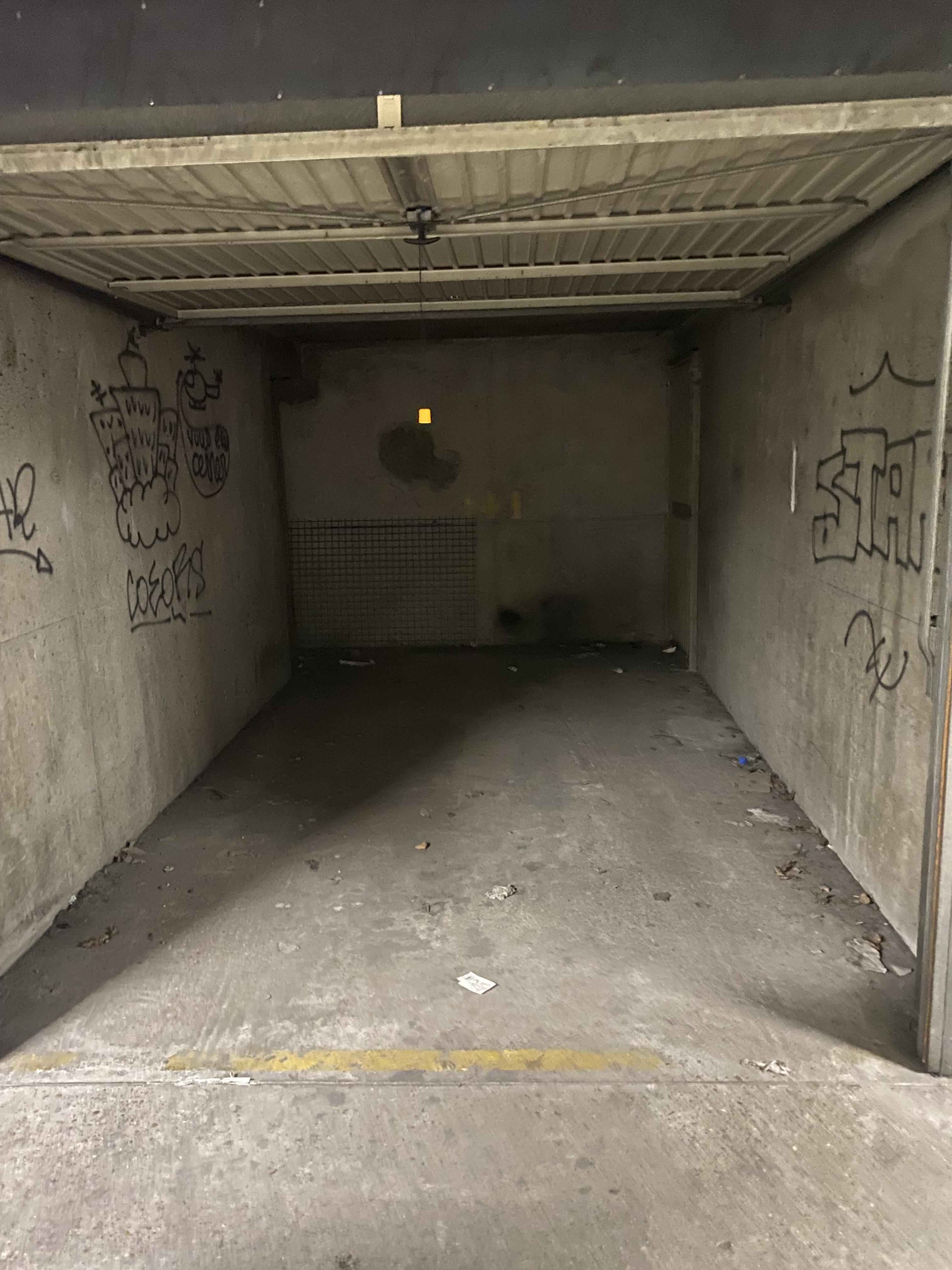 Garage/Box - 13m² à Romainville