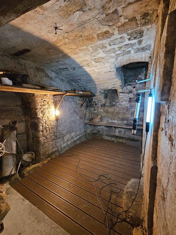 Cave / local (9m2) - Paris 9ème